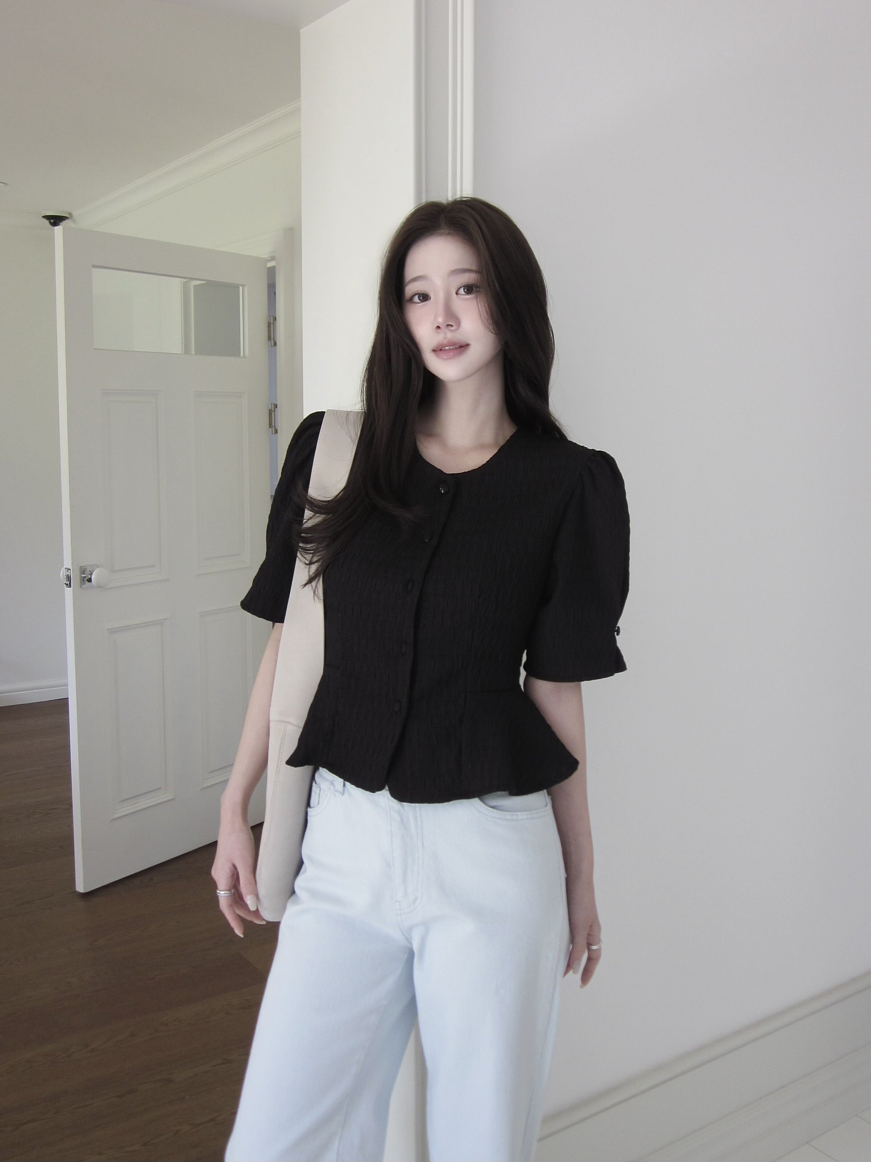 퍼프 슬리브 페플럼 블라우스 (BLACK)
