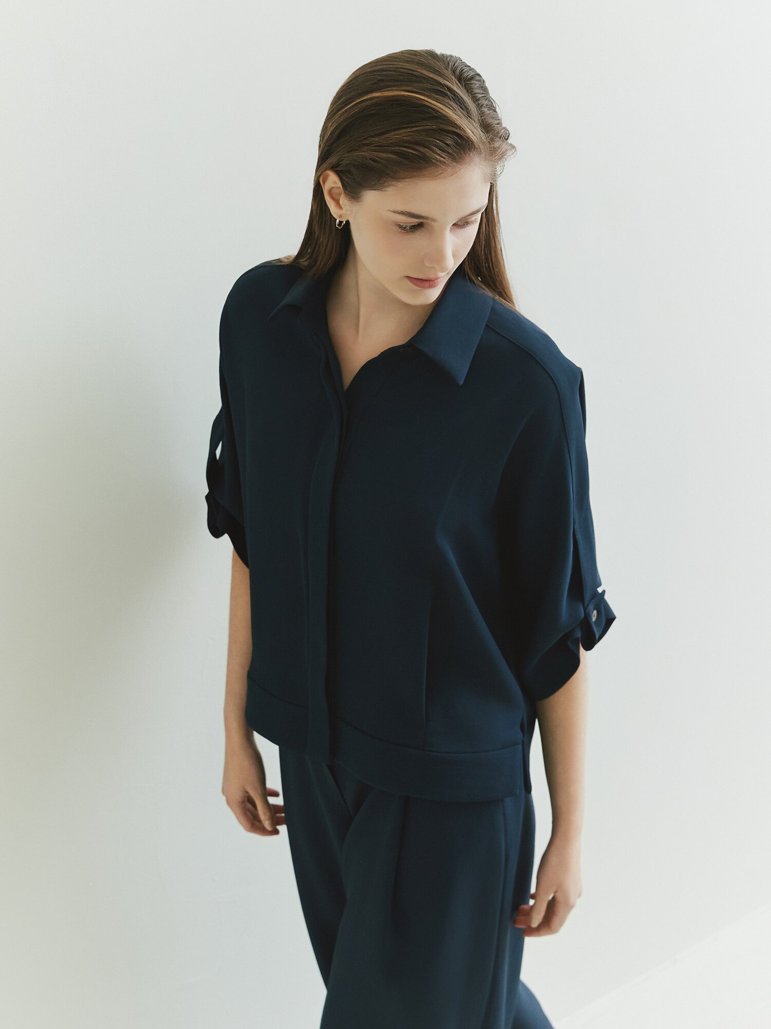 슬리브 버튼 블루종 블라우스 (NAVY)