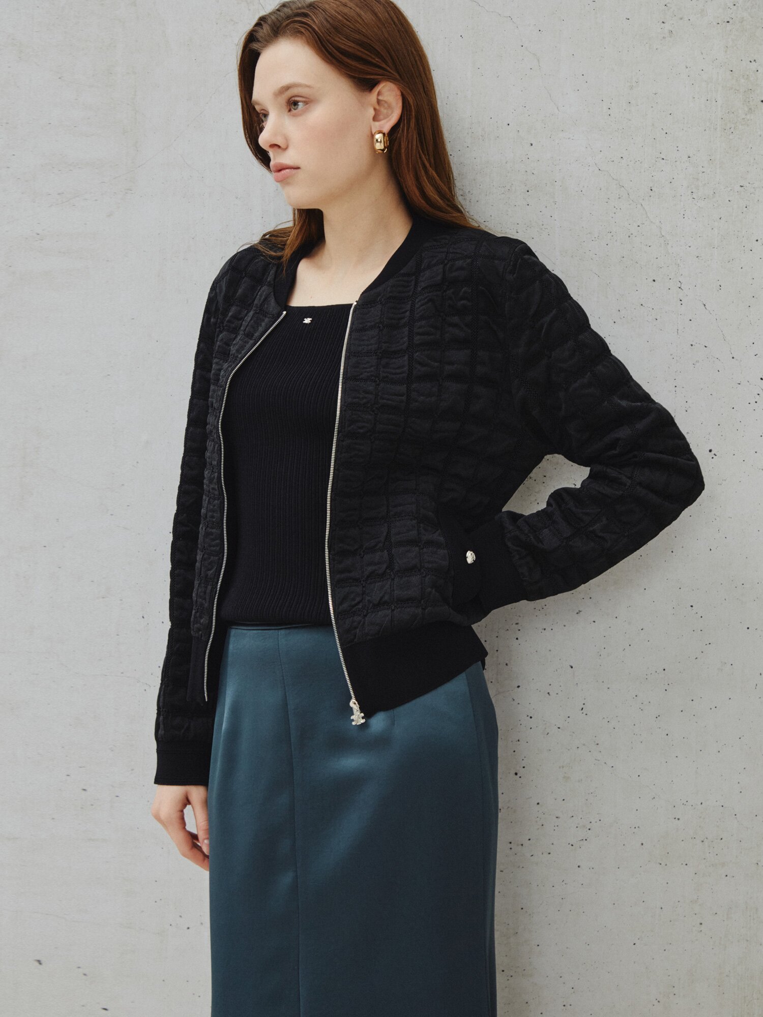 폴리쉬 텍스처드 퀼팅 집업 카디건 (BLACK)