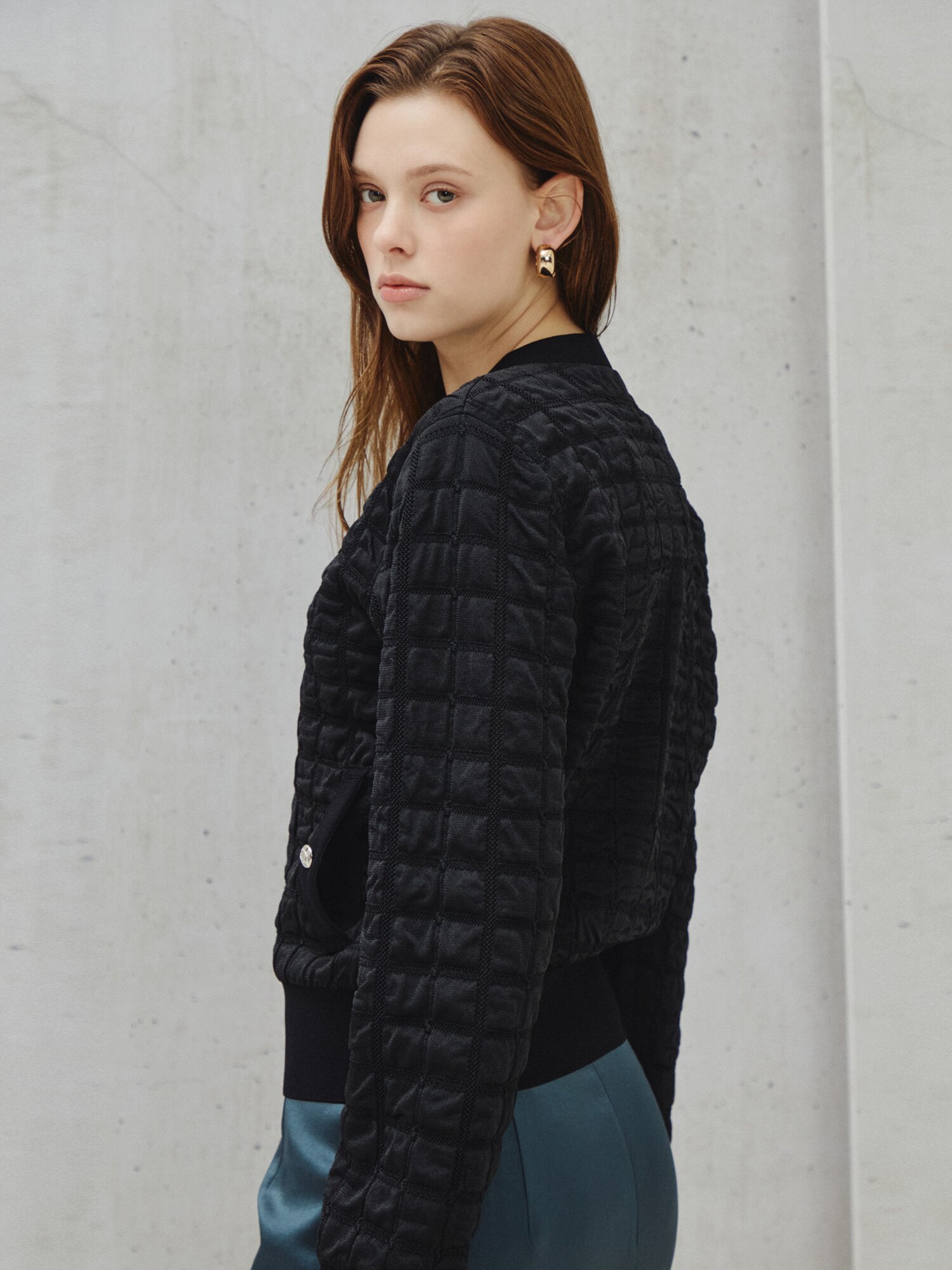 폴리쉬 텍스처드 퀼팅 집업 카디건 (BLACK)