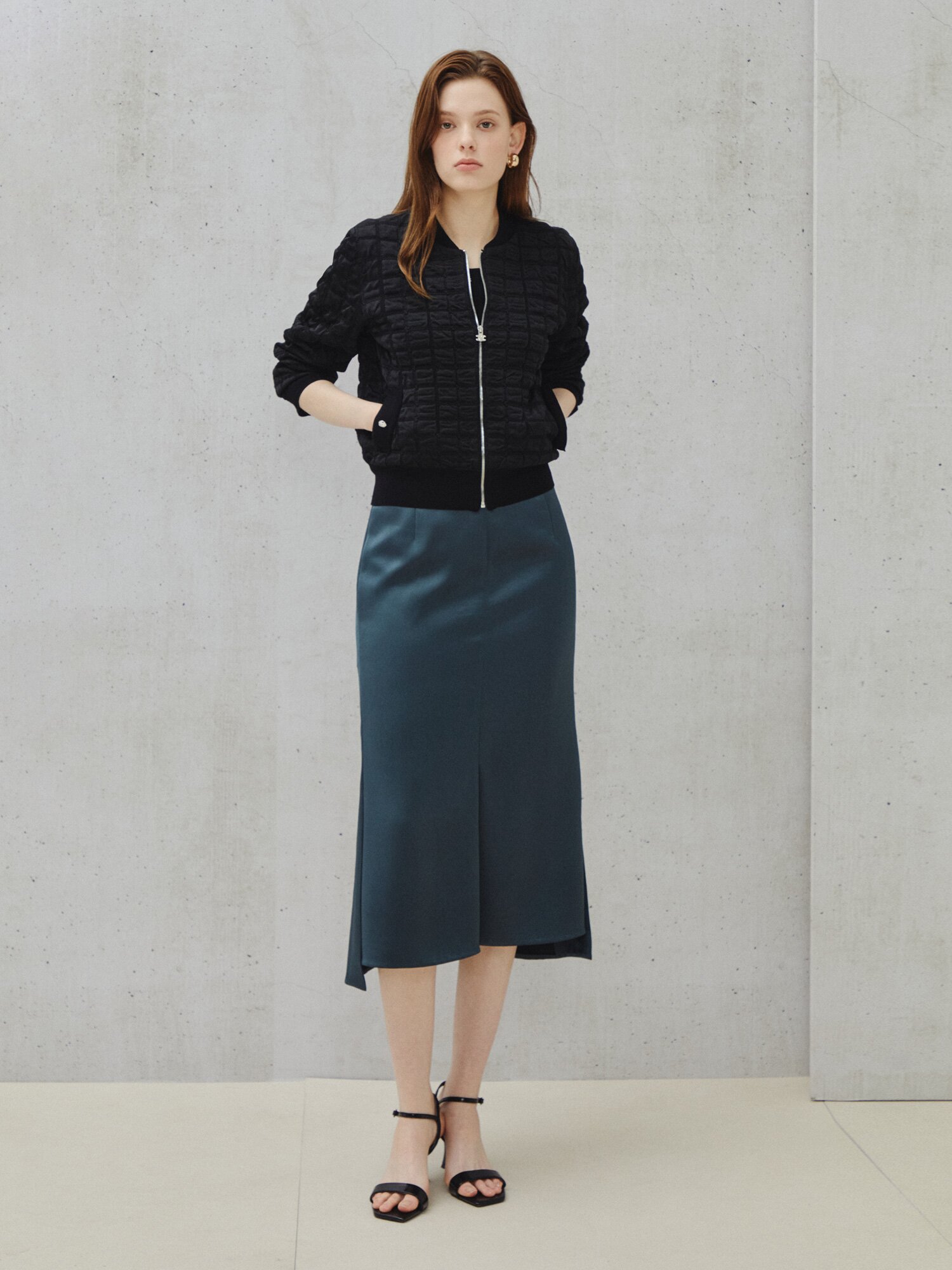 폴리쉬 텍스처드 퀼팅 집업 카디건 (BLACK)