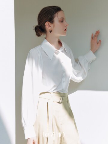 르제로 카라 퍼프 블라우스 / 아이보리
