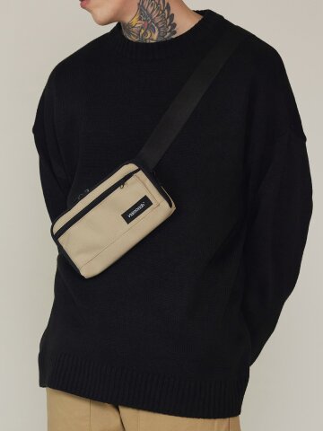 스퀘어 멀티 웨이스트백 (베이지)