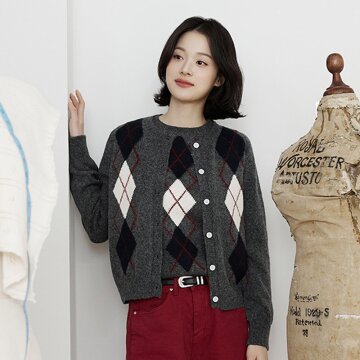 엔니튜드 아가일 패턴 니트 베스트 가디건[Charcoal]