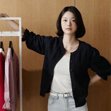 엔니튜드 자수 블라우스소매 가디건[Deep navy]