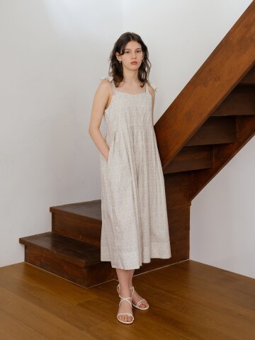 아이보리 플라워 플리츠 드레스
