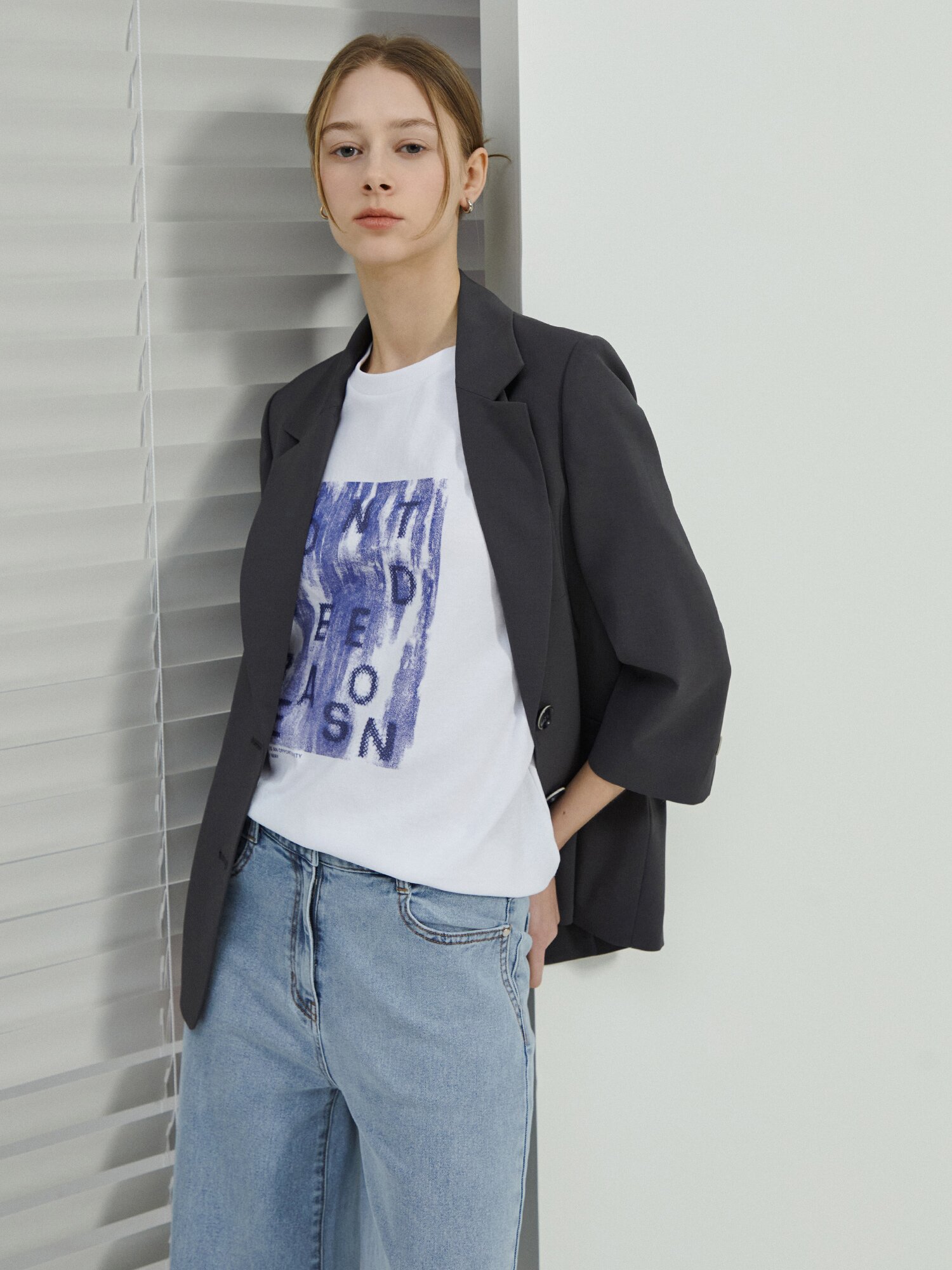 포켓 장식 7부 투버튼 재킷 (DARK GREY)