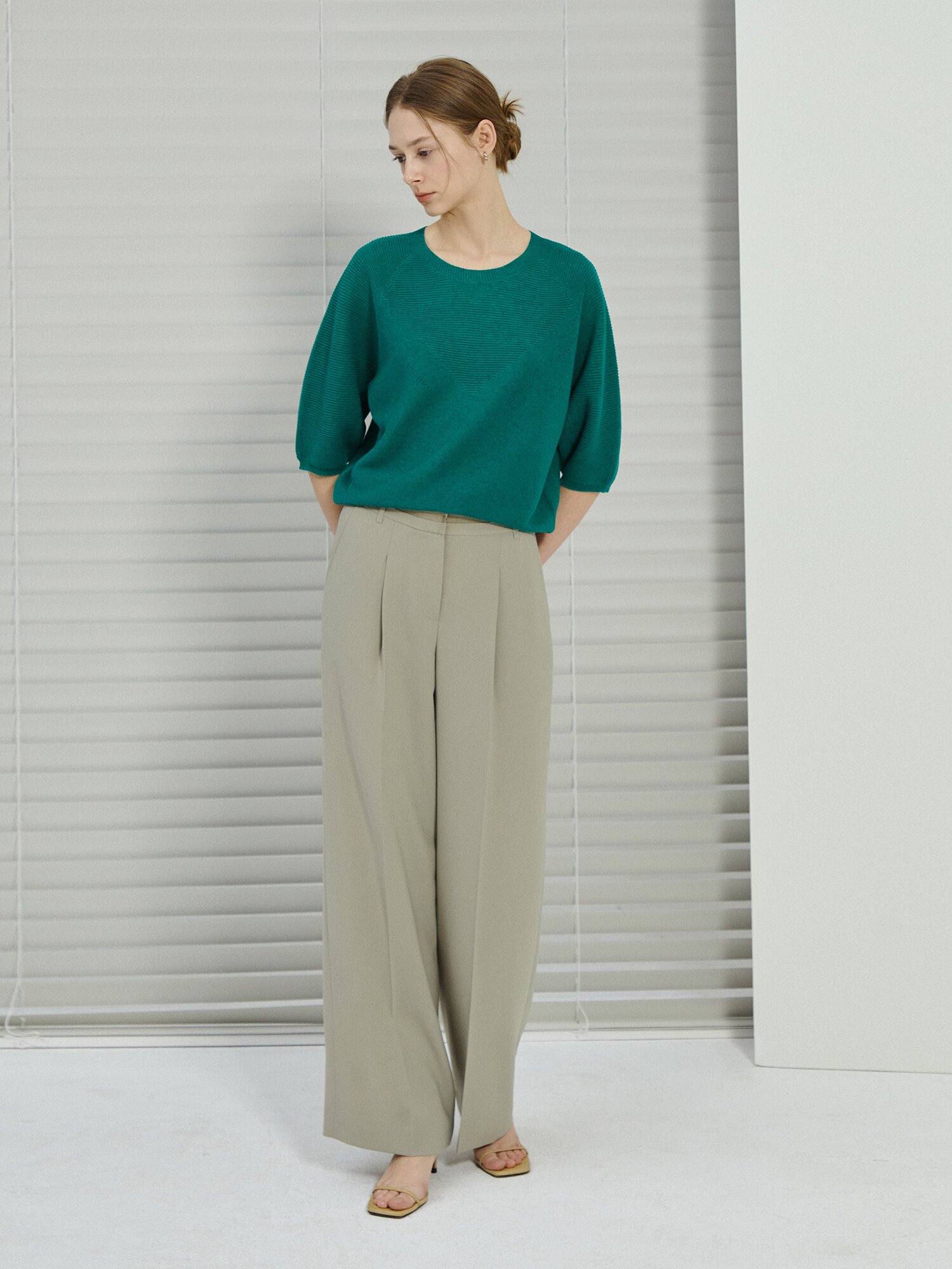 테이프 라인 원턱 와이드 팬츠 (LIGHT KHAKI)