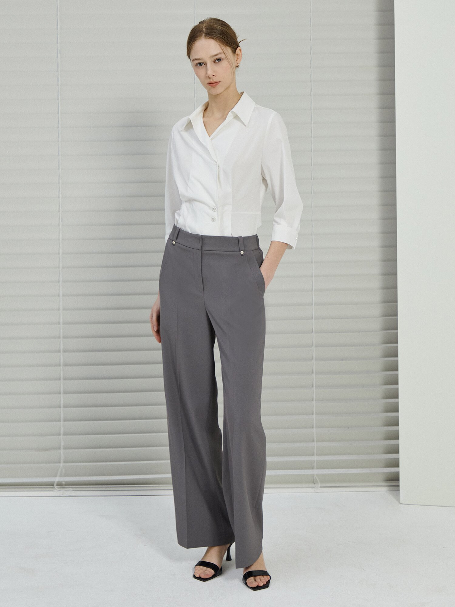 메탈 장식 백 밴딩 와이드 팬츠 (KHAKI)