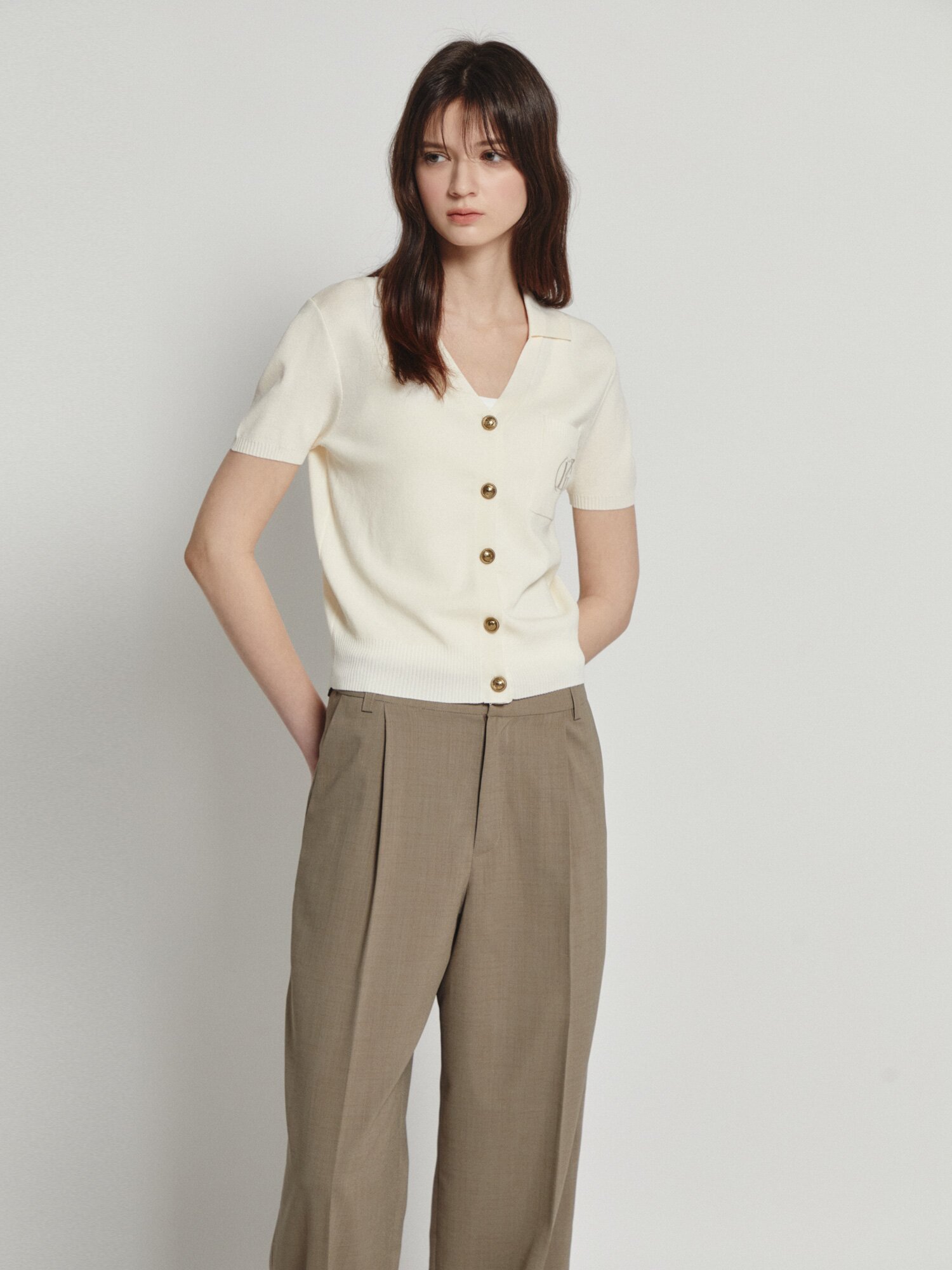 자수 포켓 브이 칼라 가디건 (IVORY)