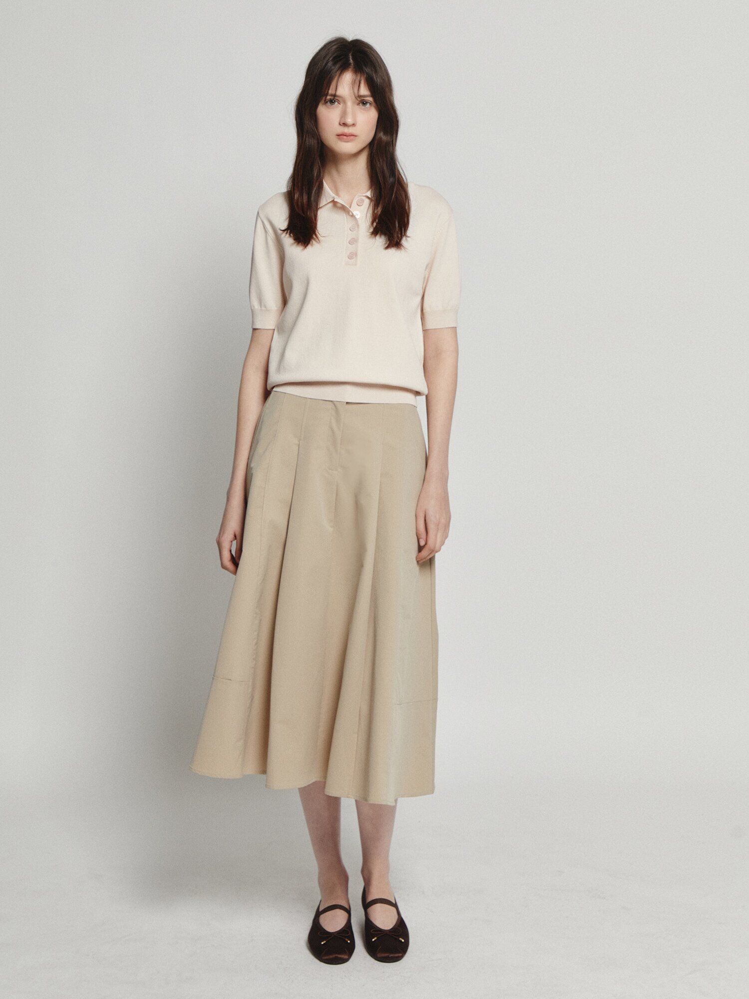 원턱 백 밴딩 플레어 스커트 (BEIGE)