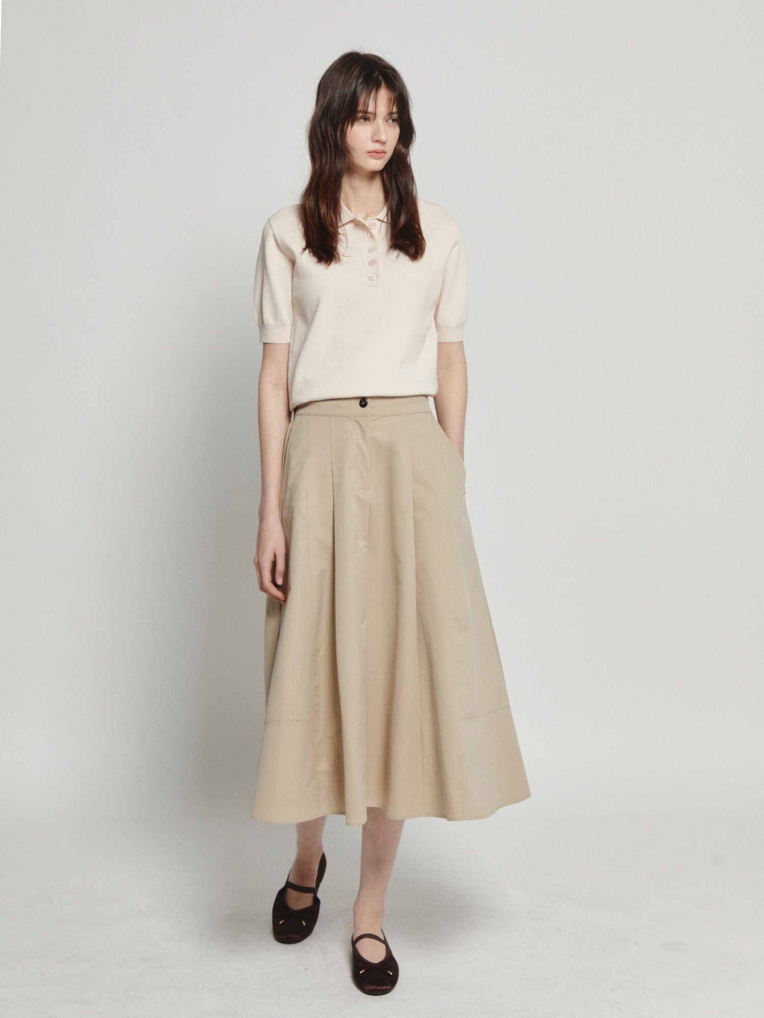 원턱 백 밴딩 플레어 스커트 (BEIGE)