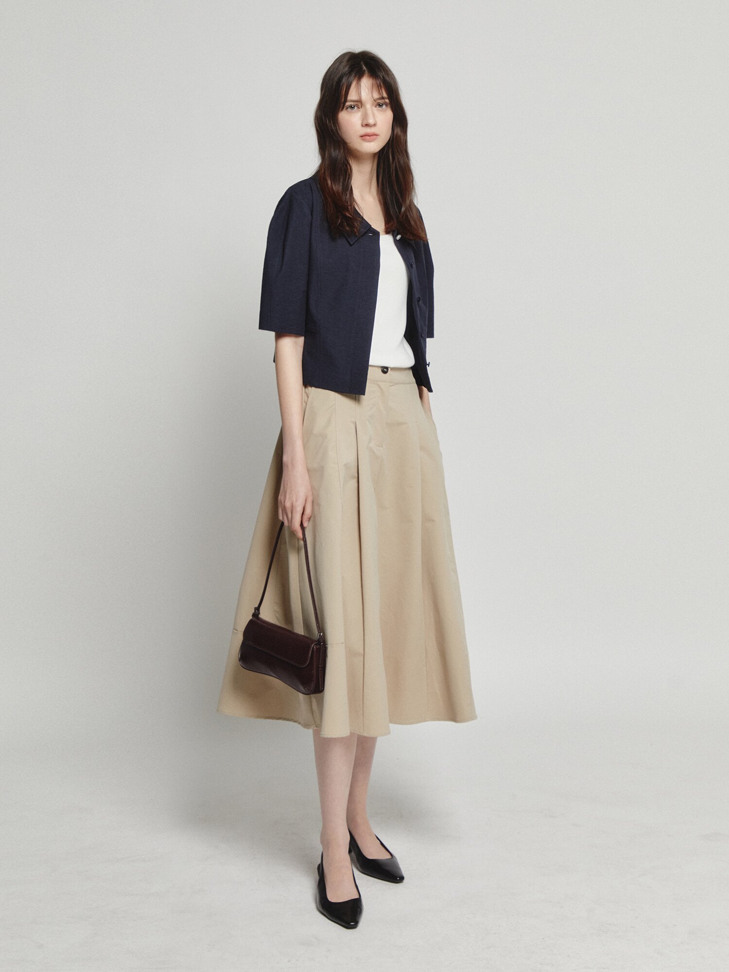 원턱 백 밴딩 플레어 스커트 (BEIGE)