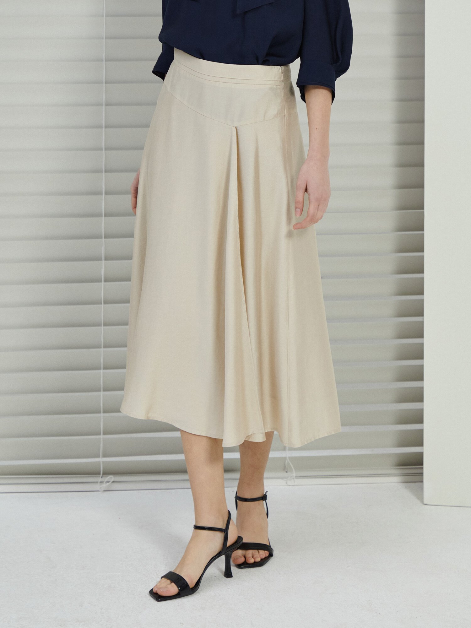 모달 언밸런스 랩 플레어 스커트 (LIGHT BEIGE)