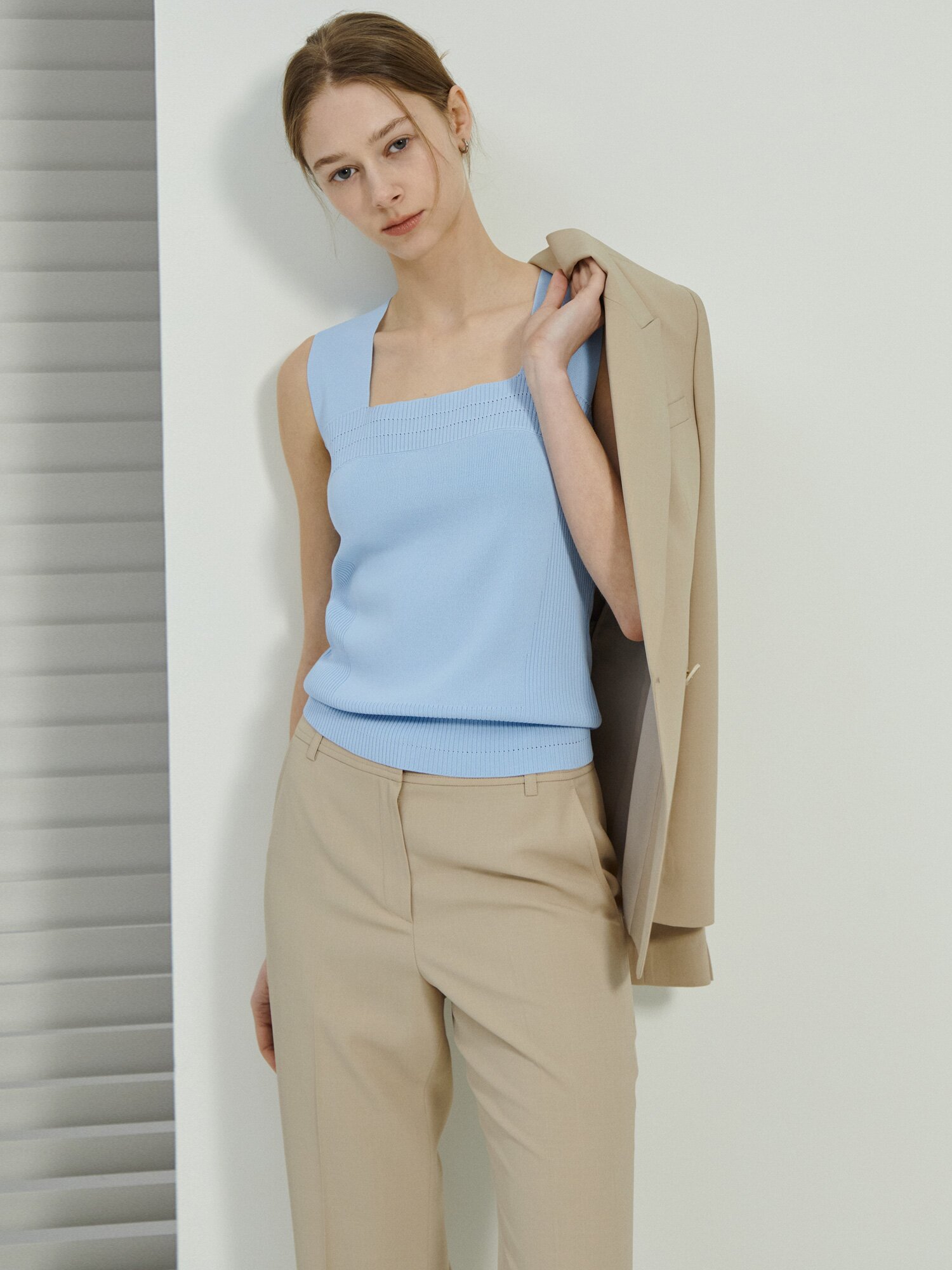 믹스 슬리브리스 스퀘어넥 니트 (LIGHT BLUE)