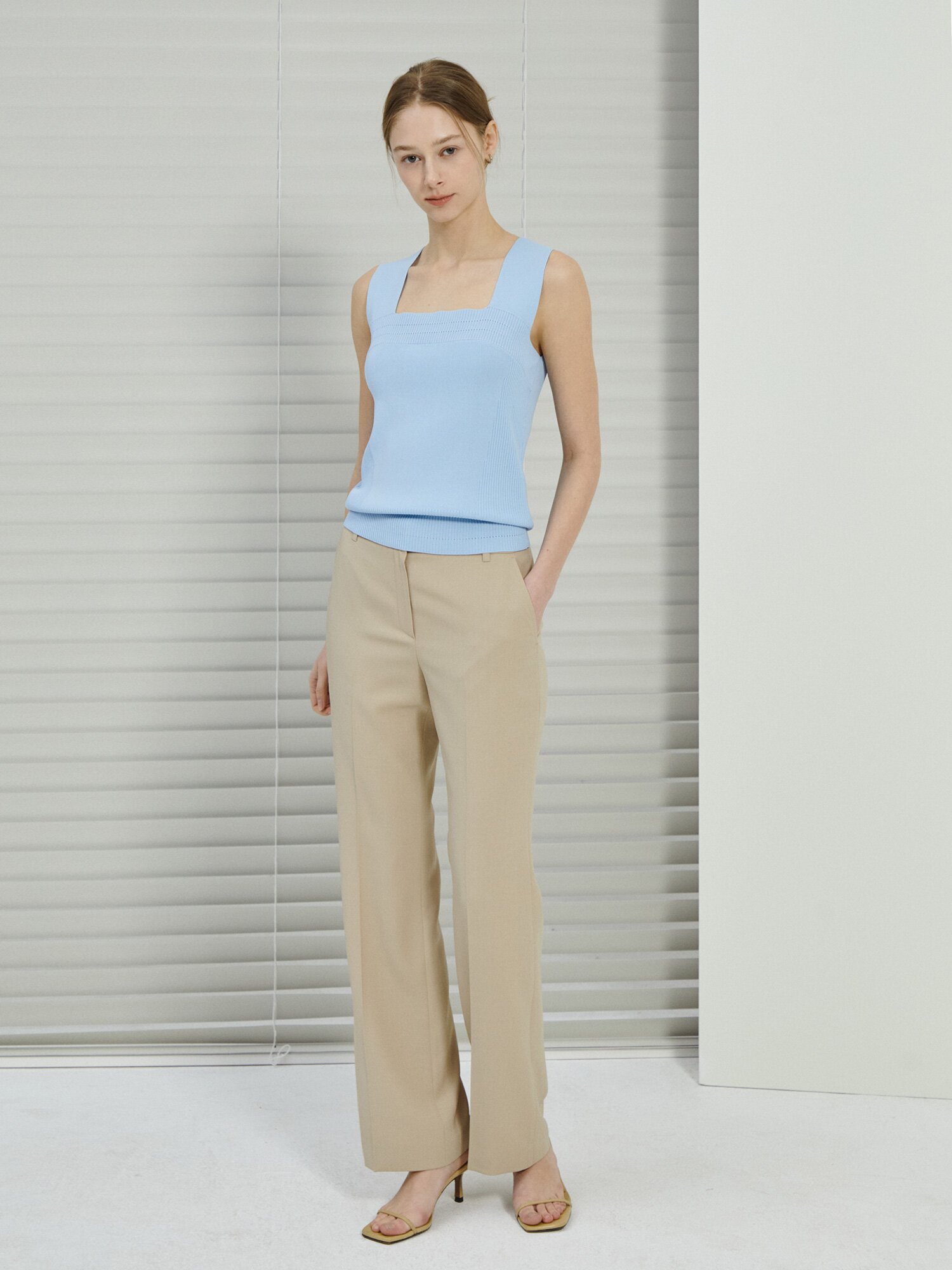 믹스 슬리브리스 스퀘어넥 니트 (LIGHT BLUE)