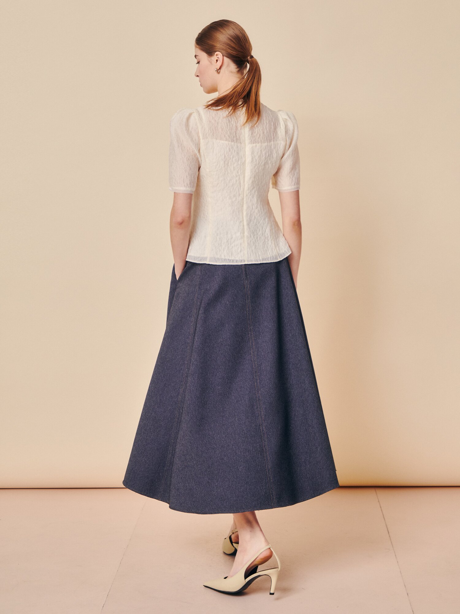 시어 크링클 아플리케 블라우스 (CREAM)