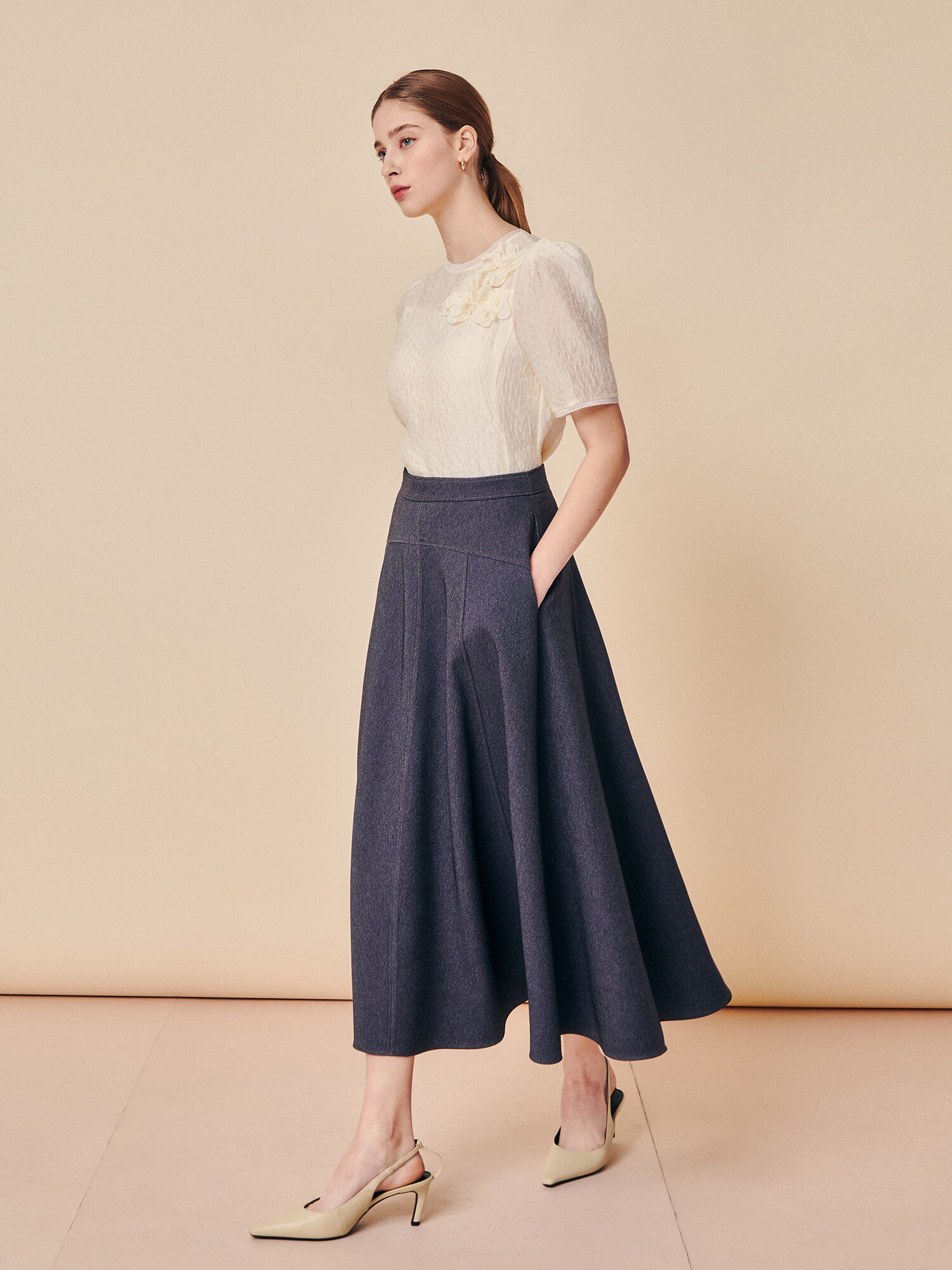 시어 크링클 아플리케 블라우스 (CREAM)