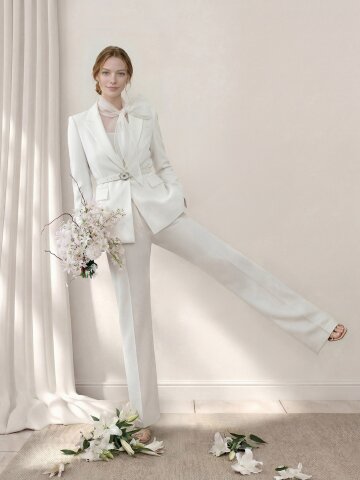 클린 텍스처드 시그니처 버클 재킷 