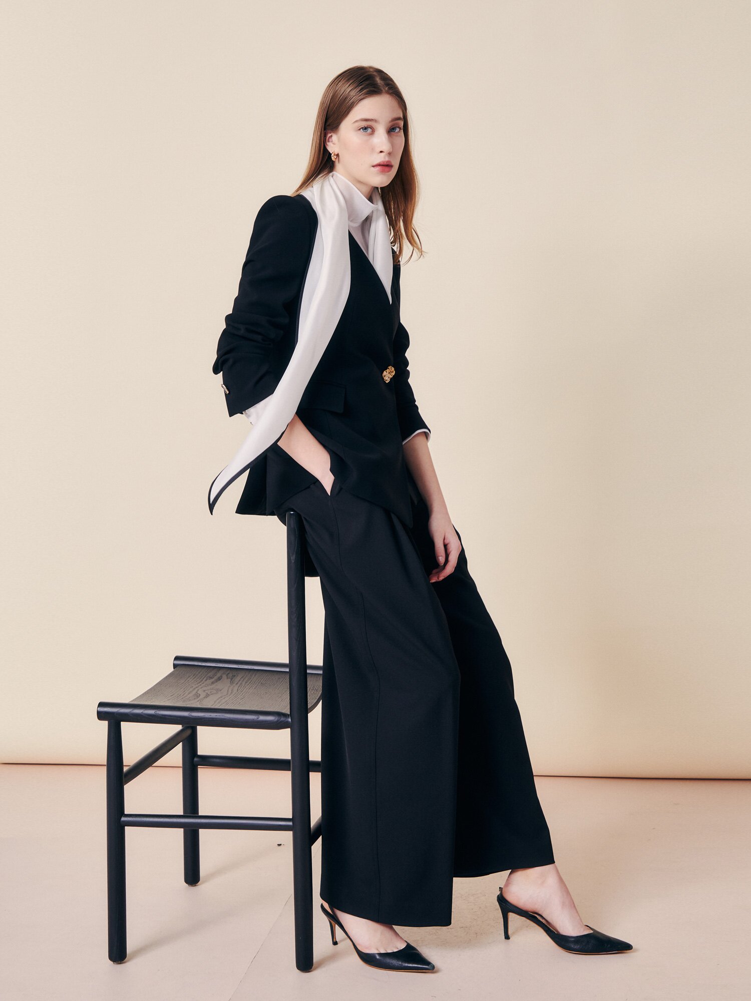 시어 페미닌 보우 타이 블라우스 (WHITE)