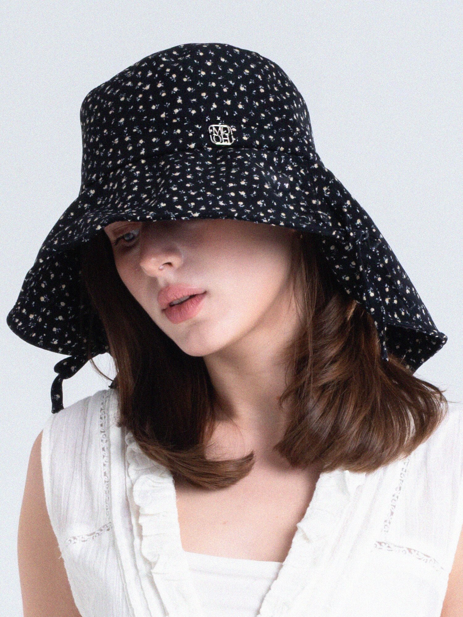 라뮤 플라워 언발란스 버킷햇_2color