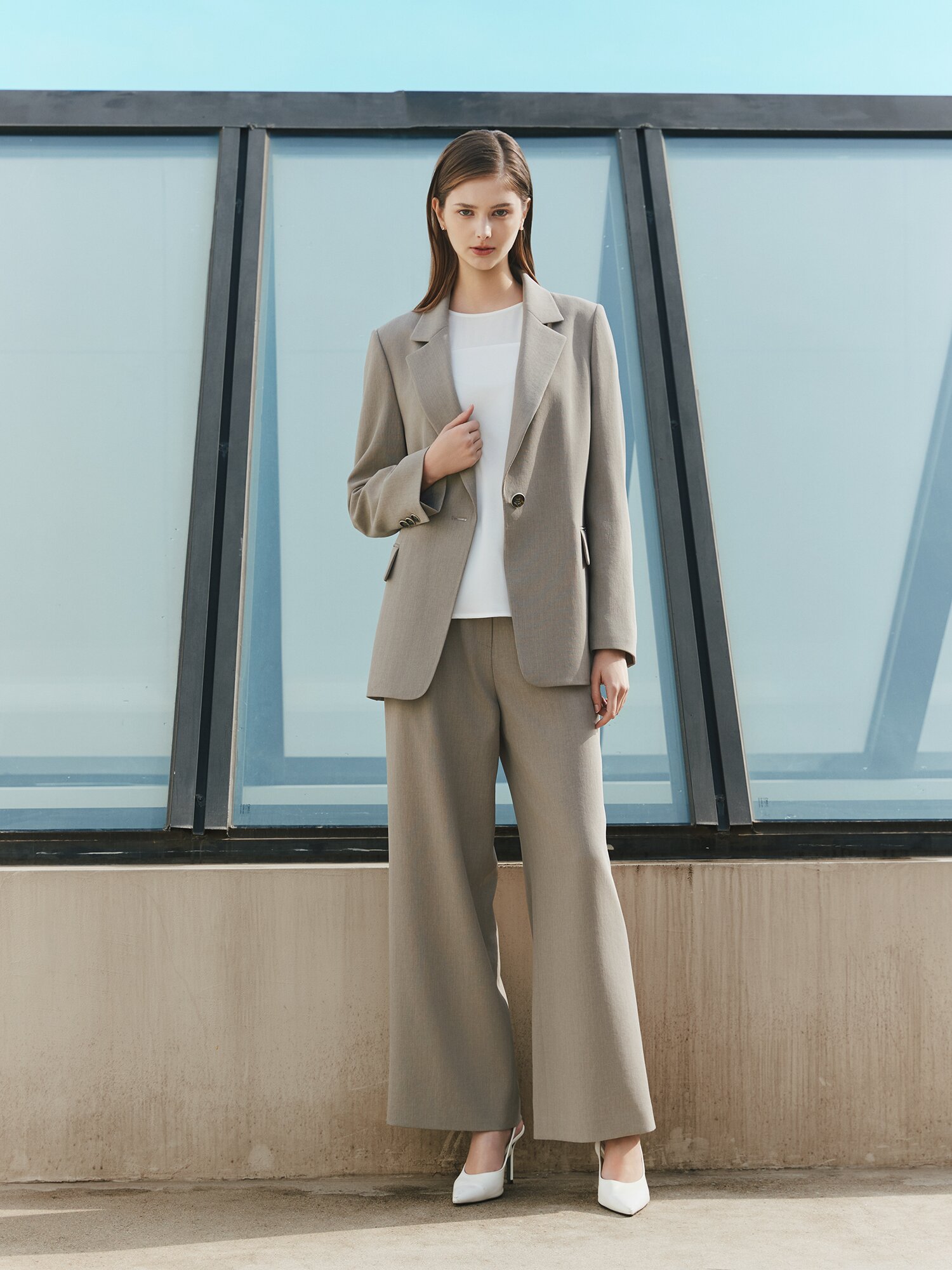 모던 백 슬릿 싱글 원버튼 재킷 (KHAKI BEIGE)