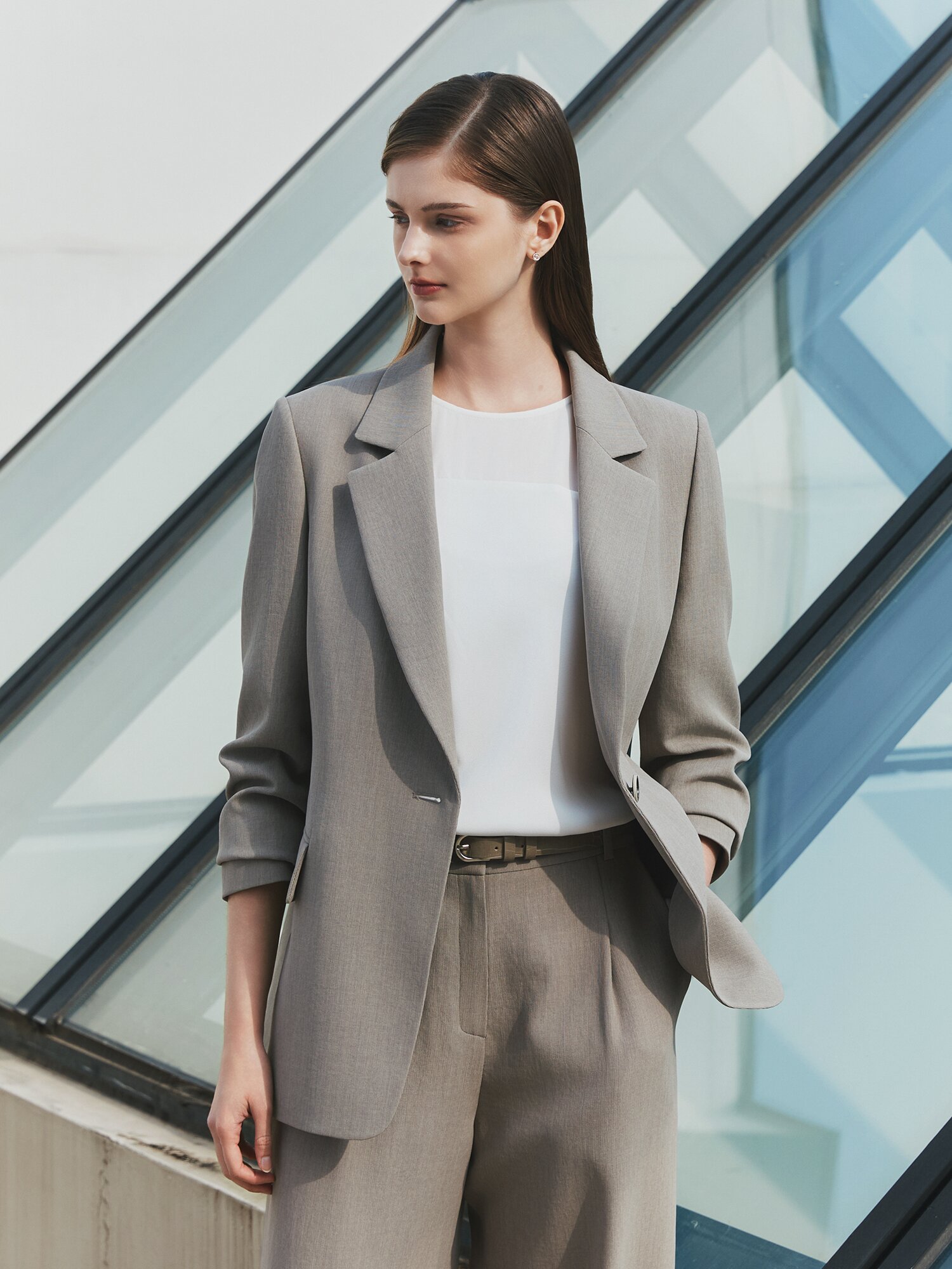 모던 백 슬릿 싱글 원버튼 재킷 (KHAKI BEIGE)