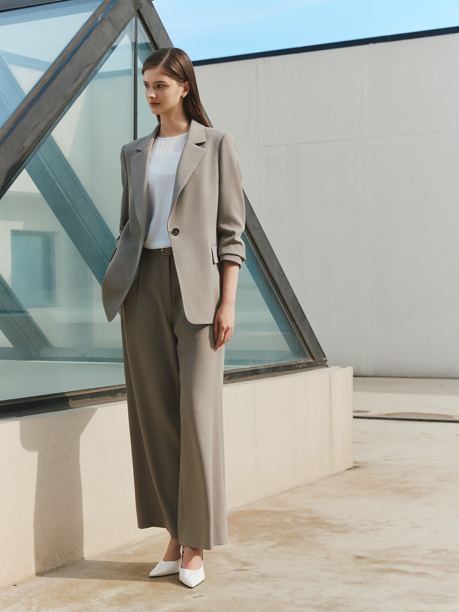 모던 백 슬릿 싱글 원버튼 재킷 (KHAKI BEIGE)