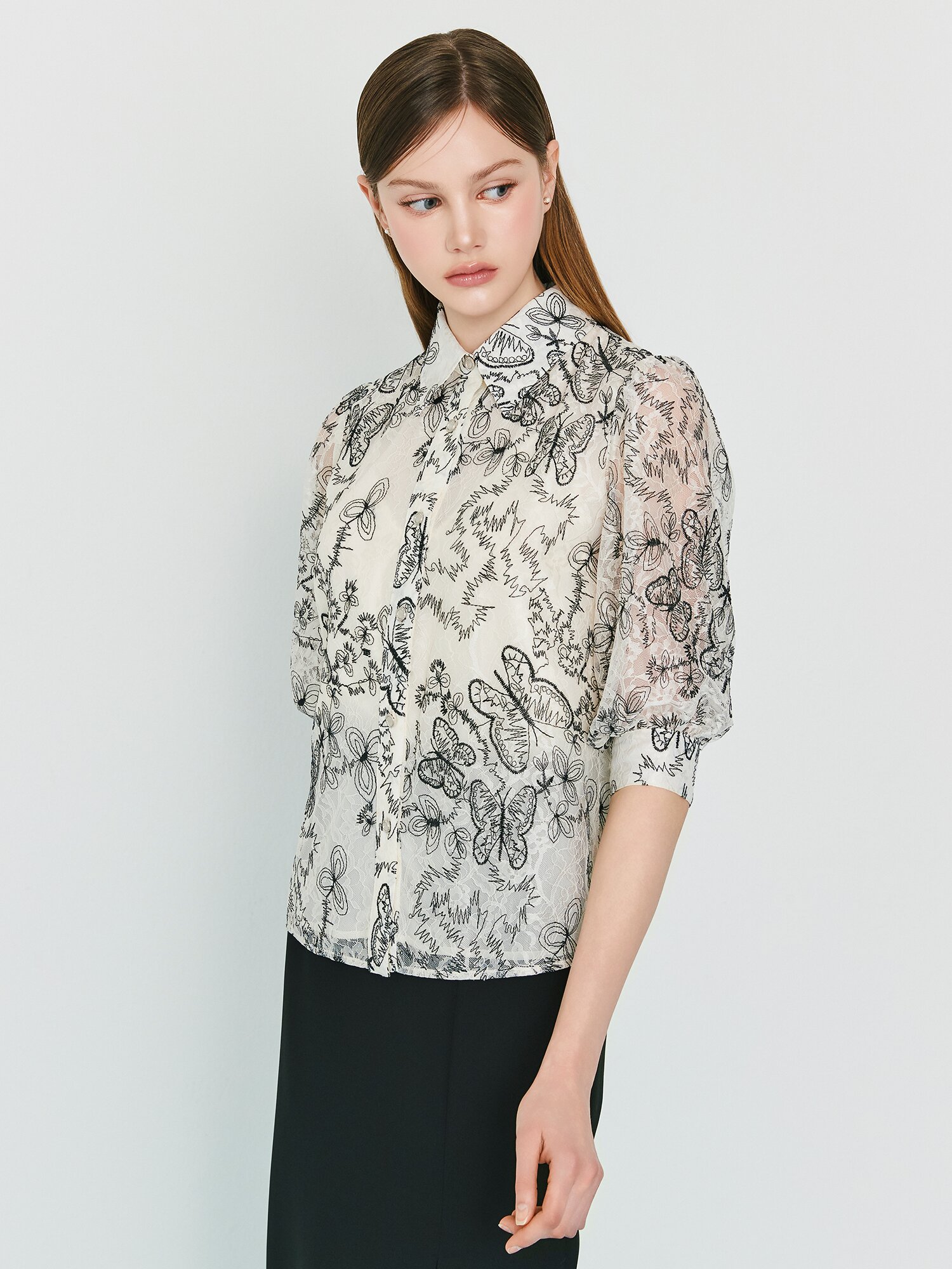 레이스 볼륨 슬리브 블라우스 (IVORY)