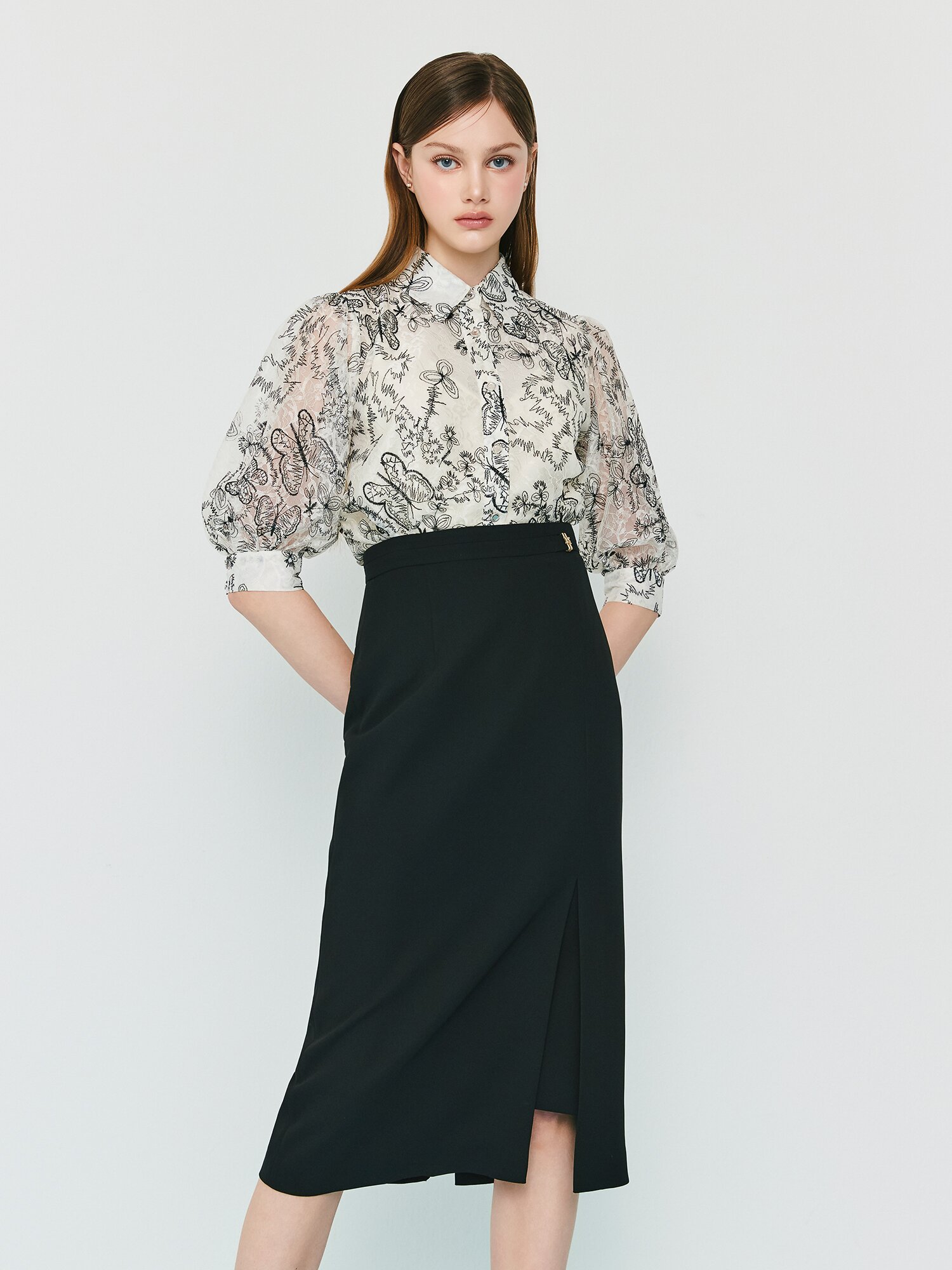 레이스 볼륨 슬리브 블라우스 (IVORY)