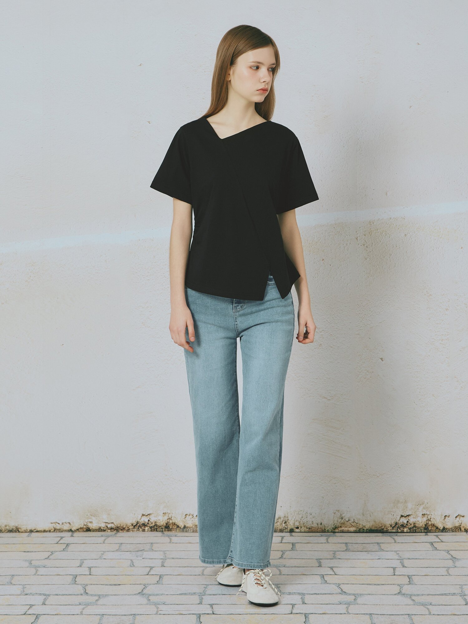 사선 라인 슬릿 티셔츠 (BLACK)