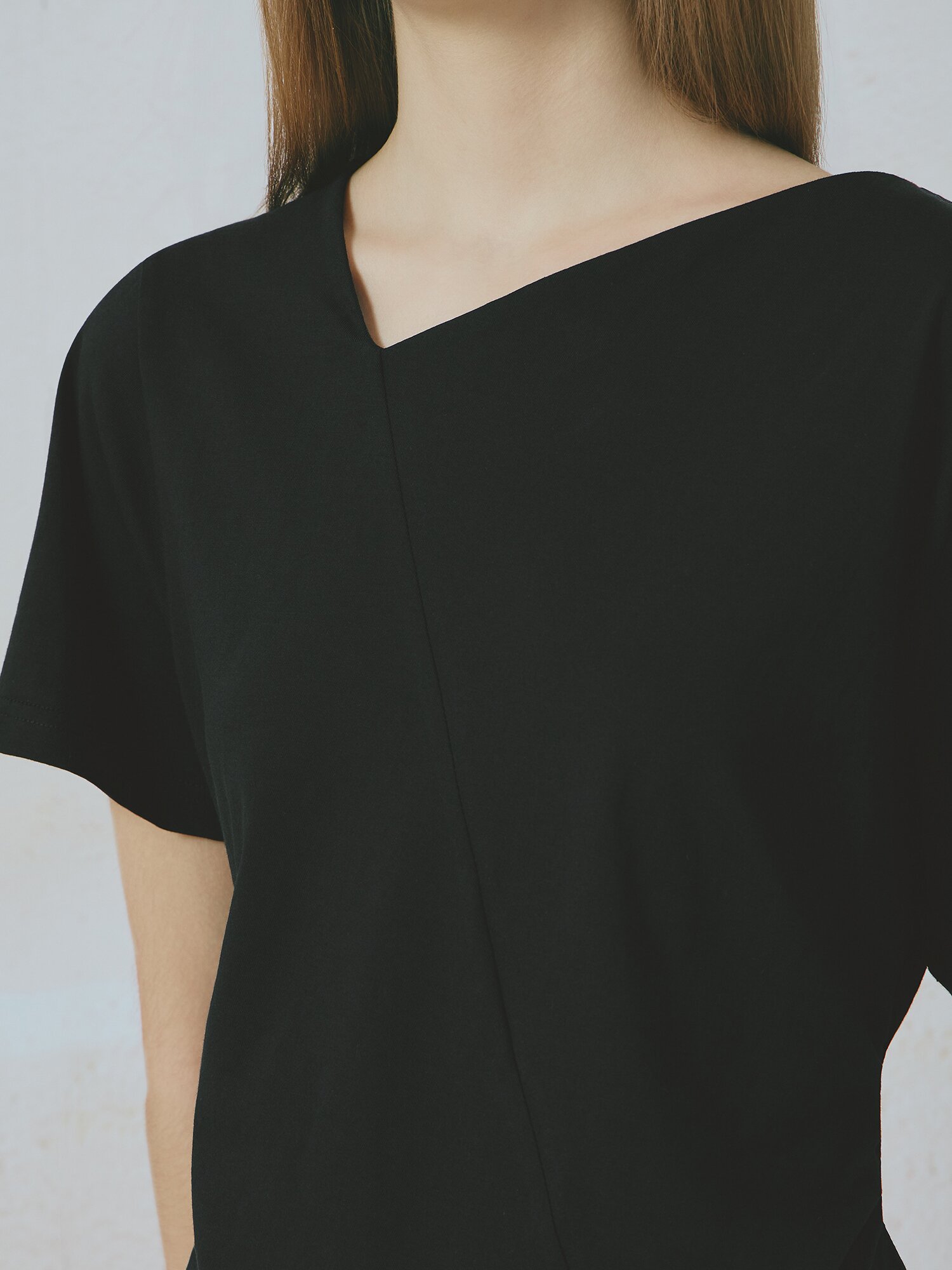 사선 라인 슬릿 티셔츠 (BLACK)