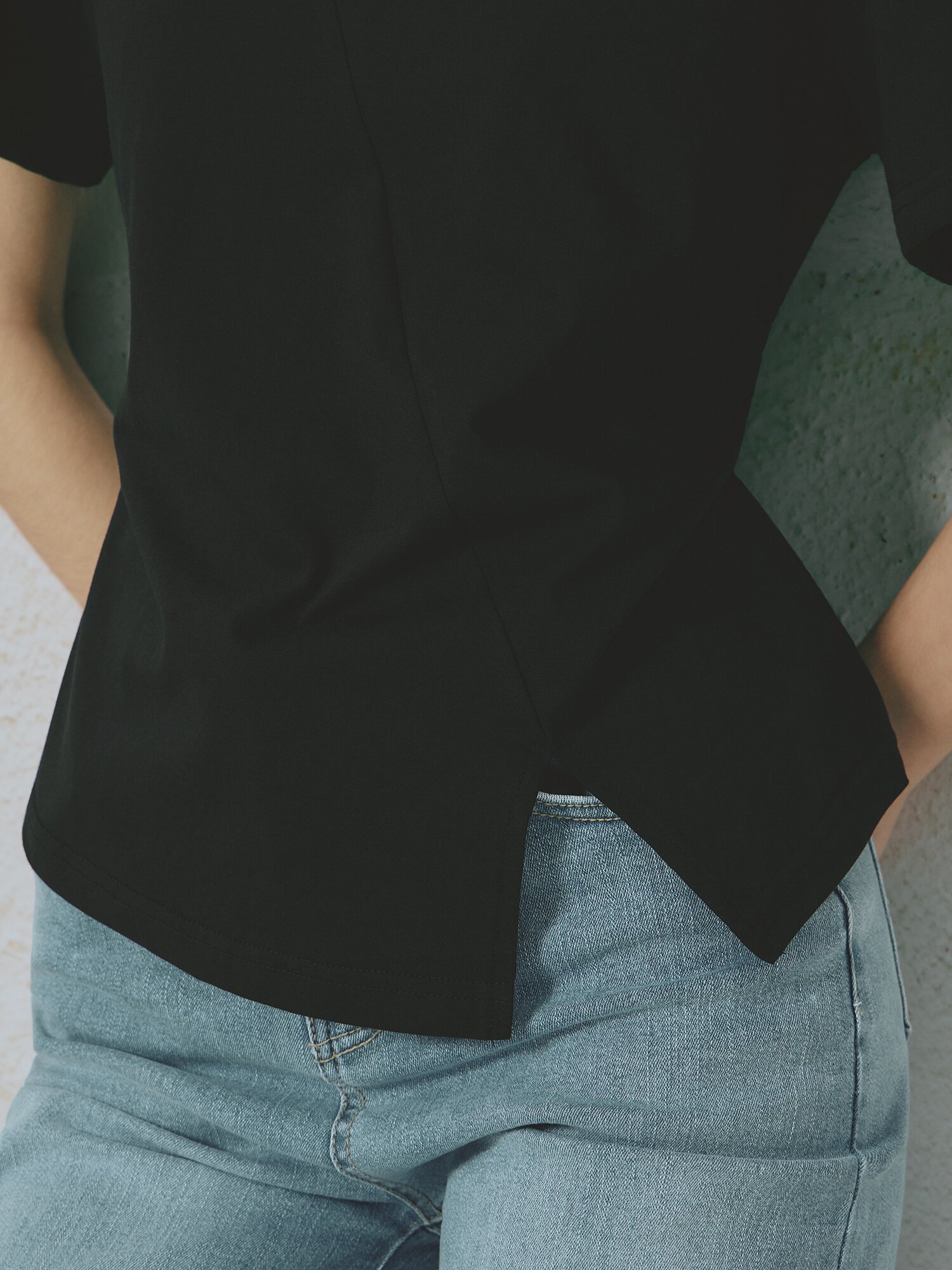 사선 라인 슬릿 티셔츠 (BLACK)