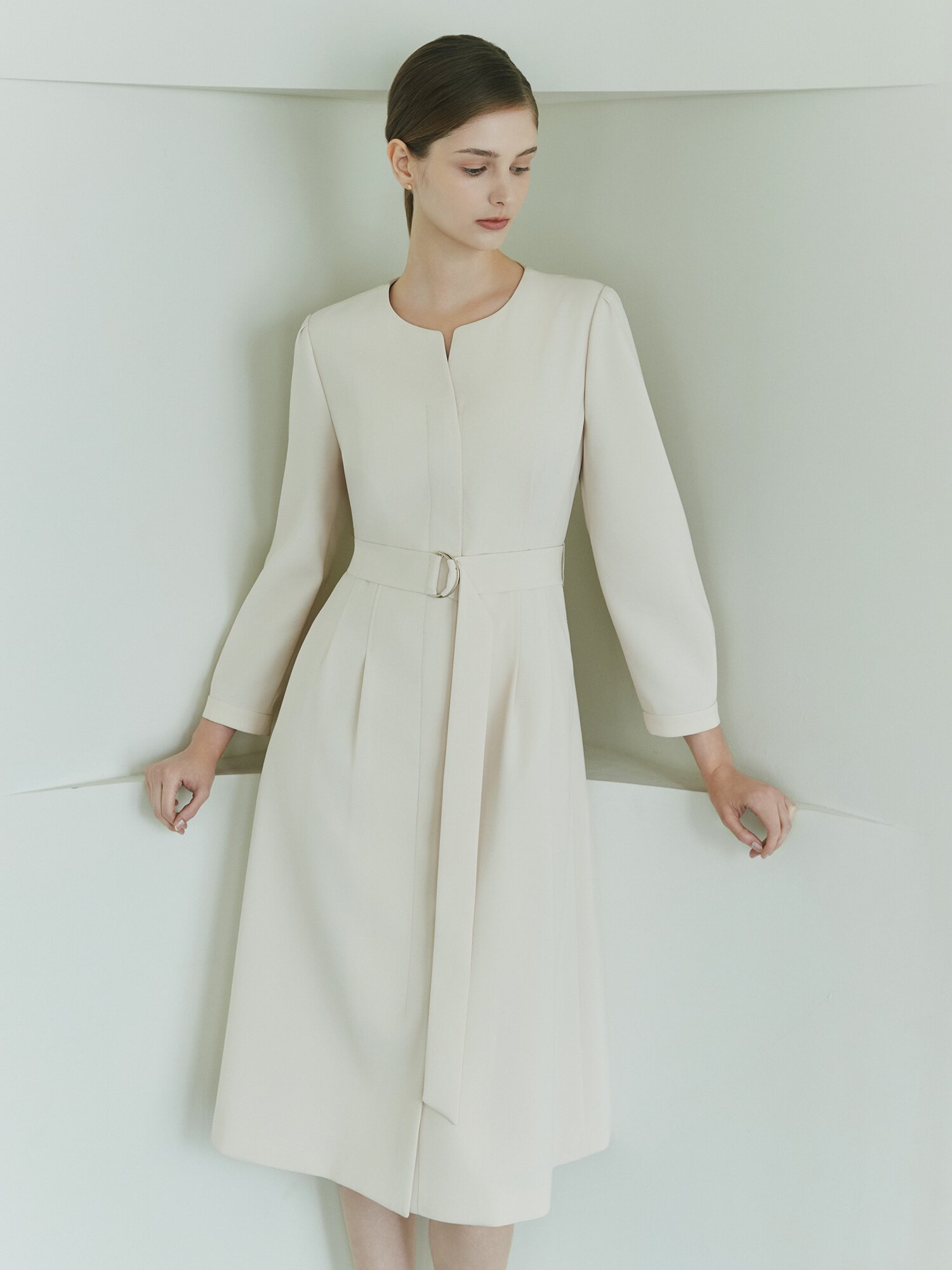 벨티드 슬릿넥 집업 플레어 원피스 (IVORY)