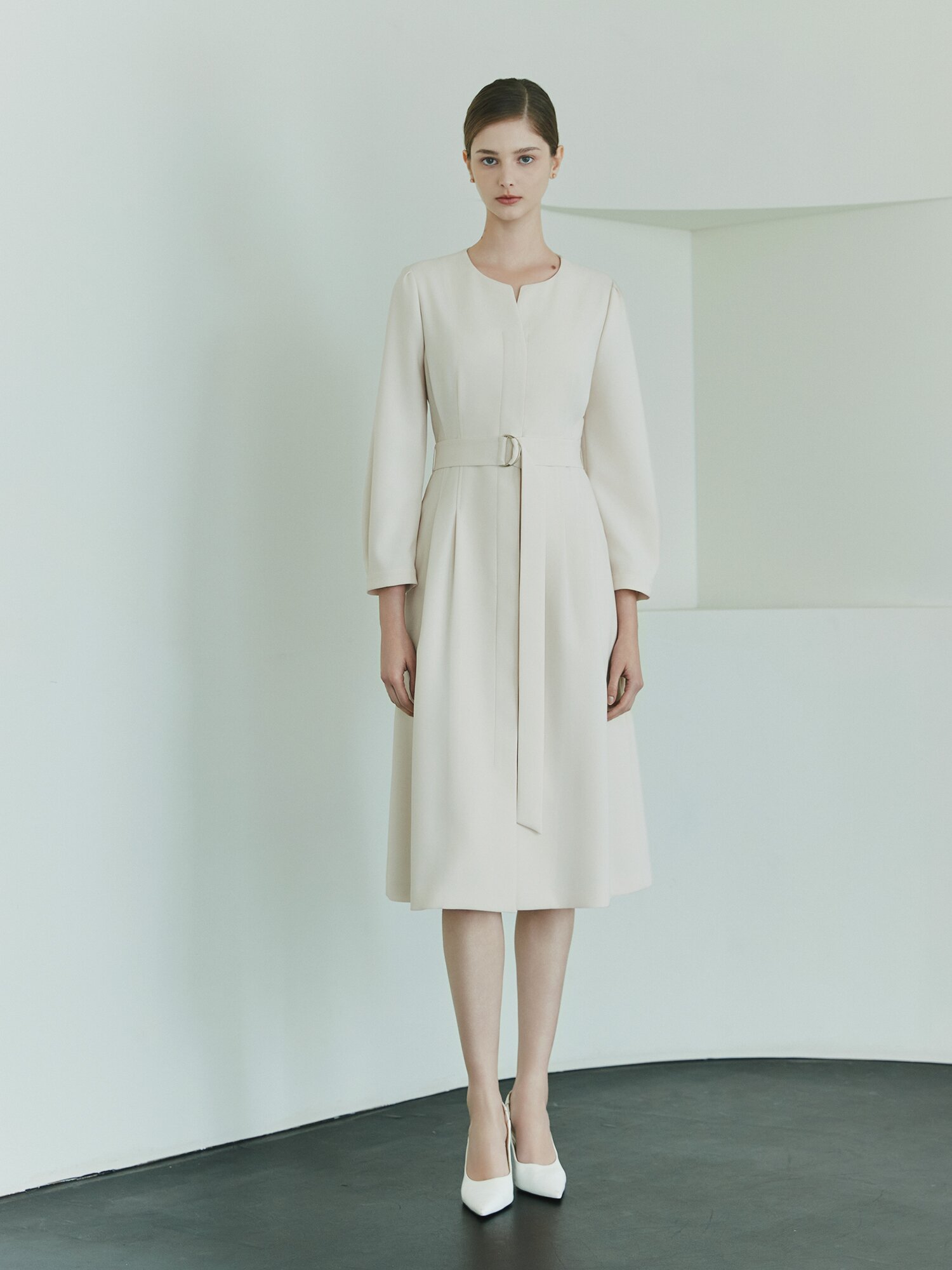 벨티드 슬릿넥 집업 플레어 원피스 (IVORY)