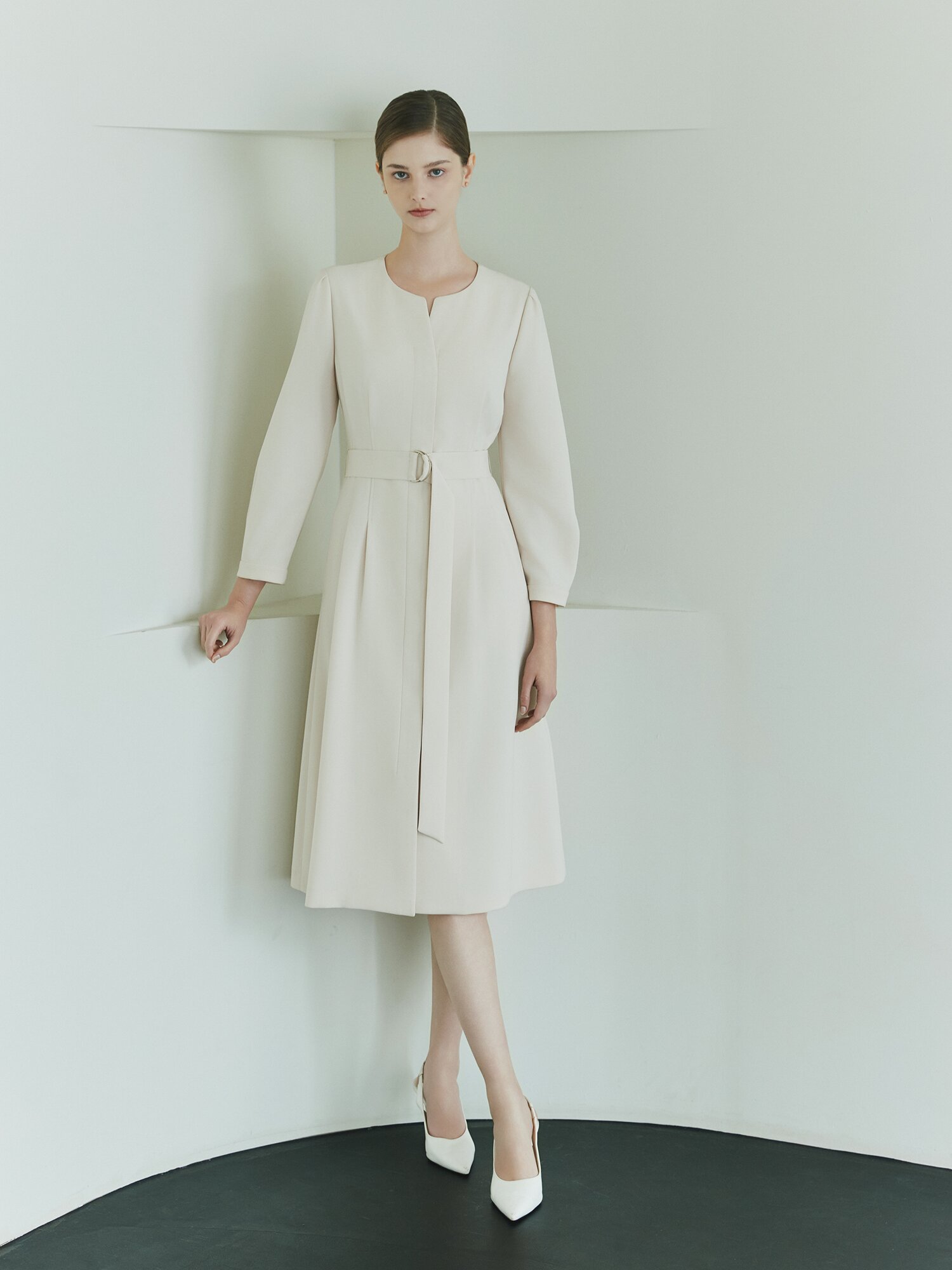 벨티드 슬릿넥 집업 플레어 원피스 (IVORY)