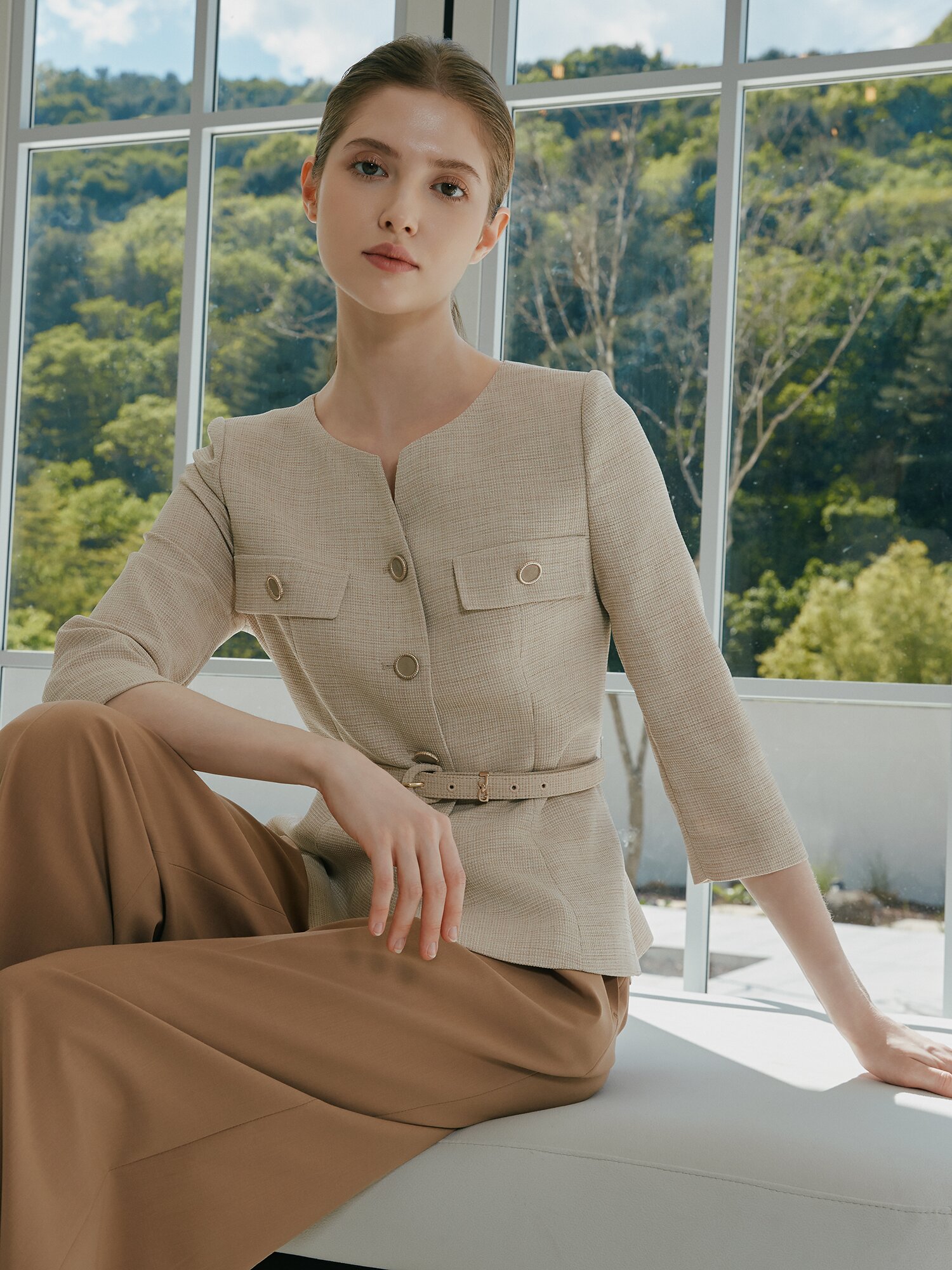 플랩 장식 슬릿 라운드넥 재킷 (MELANGE BEIGE)