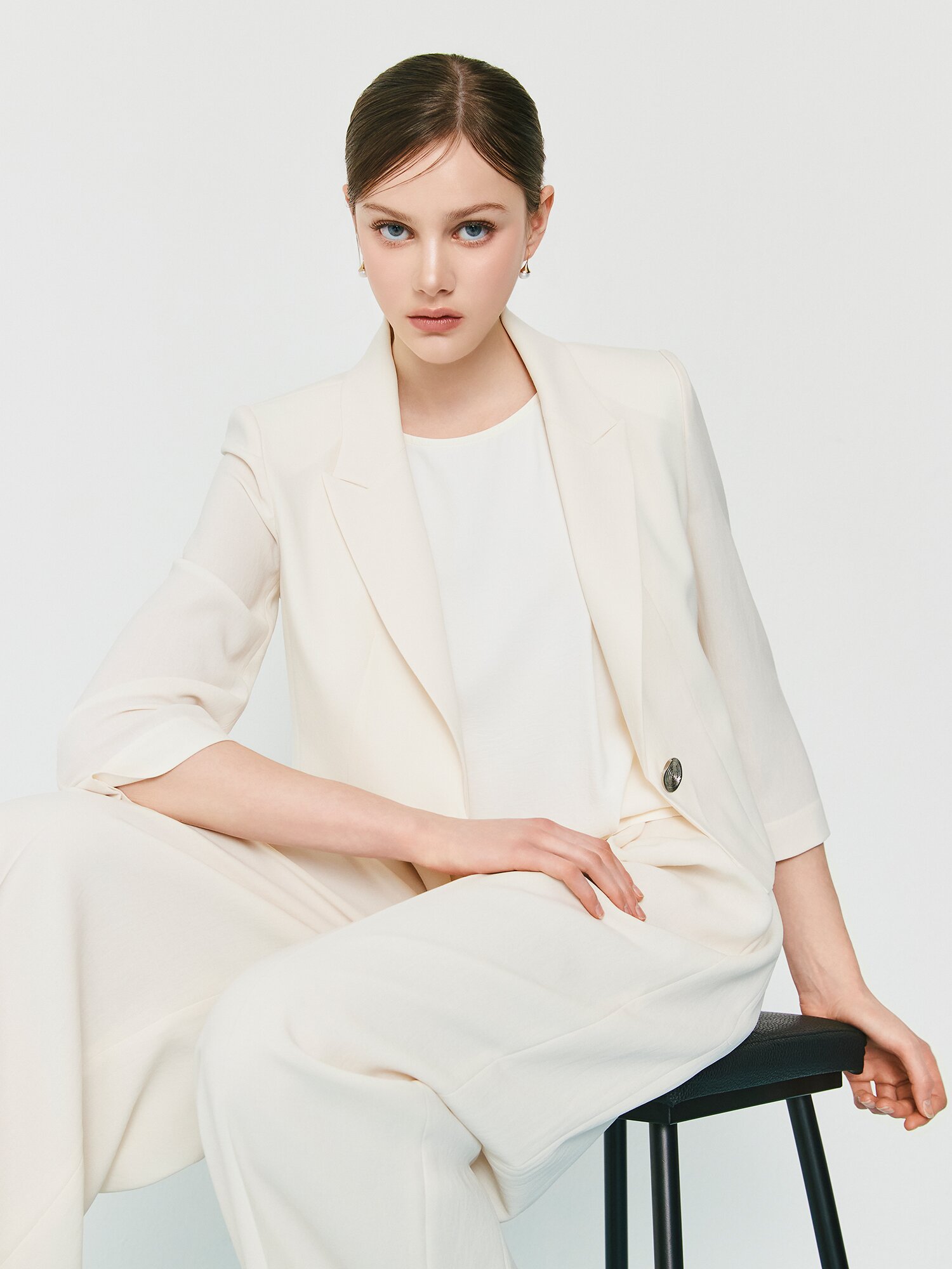 모던 피크드 라펠 크롭 재킷 (IVORY)