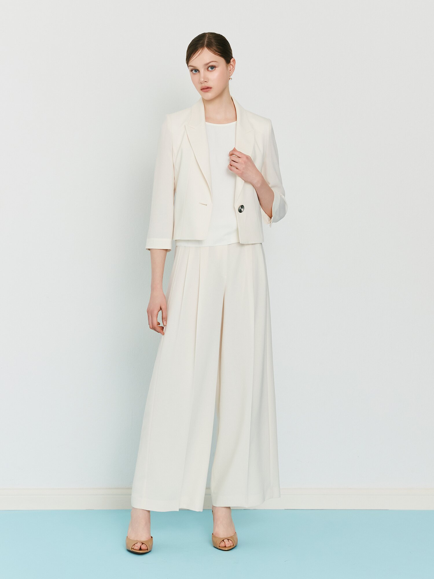 모던 피크드 라펠 크롭 재킷 (IVORY)