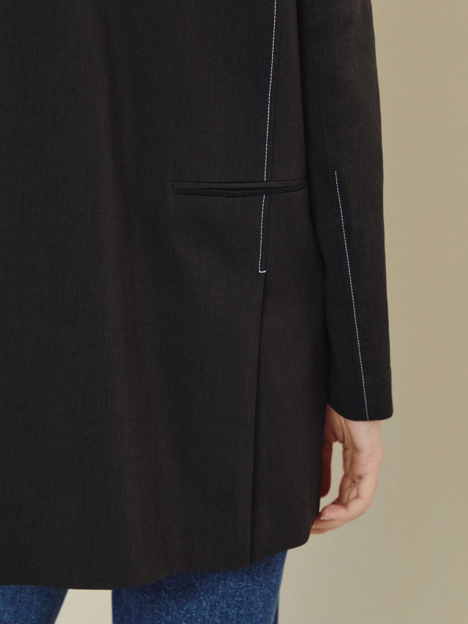 모던 스티치 롱 테일러드 재킷 (DARK GREY)
