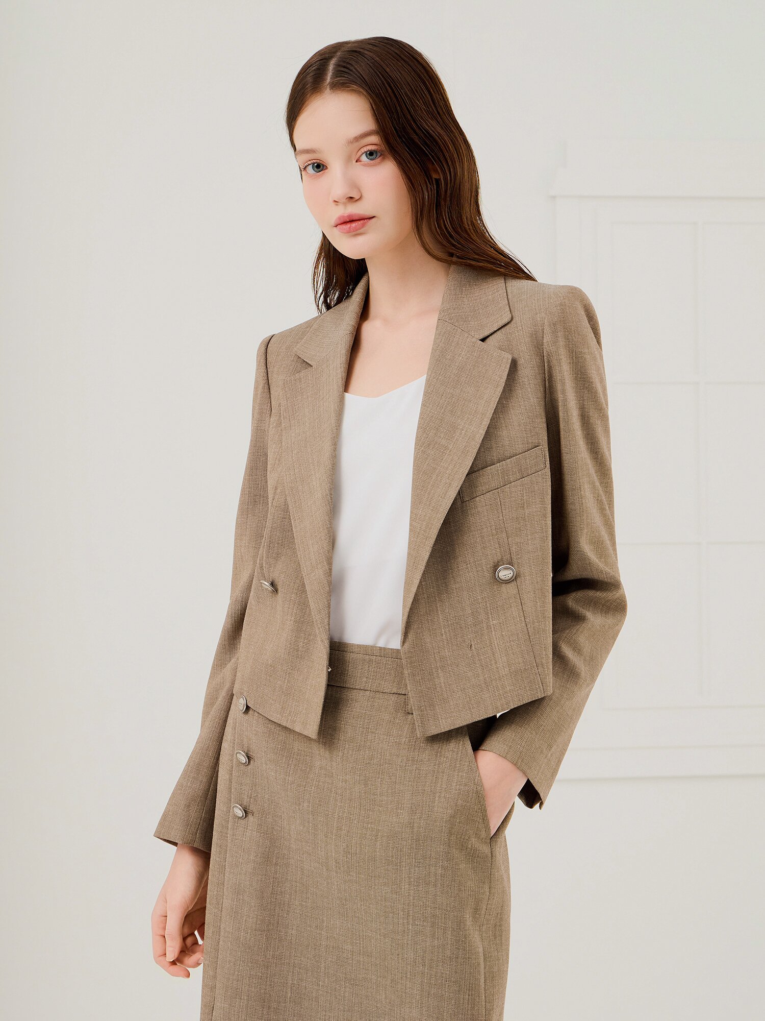 린넨 테일러드 더블 크롭 재킷 (DARK BEIGE)