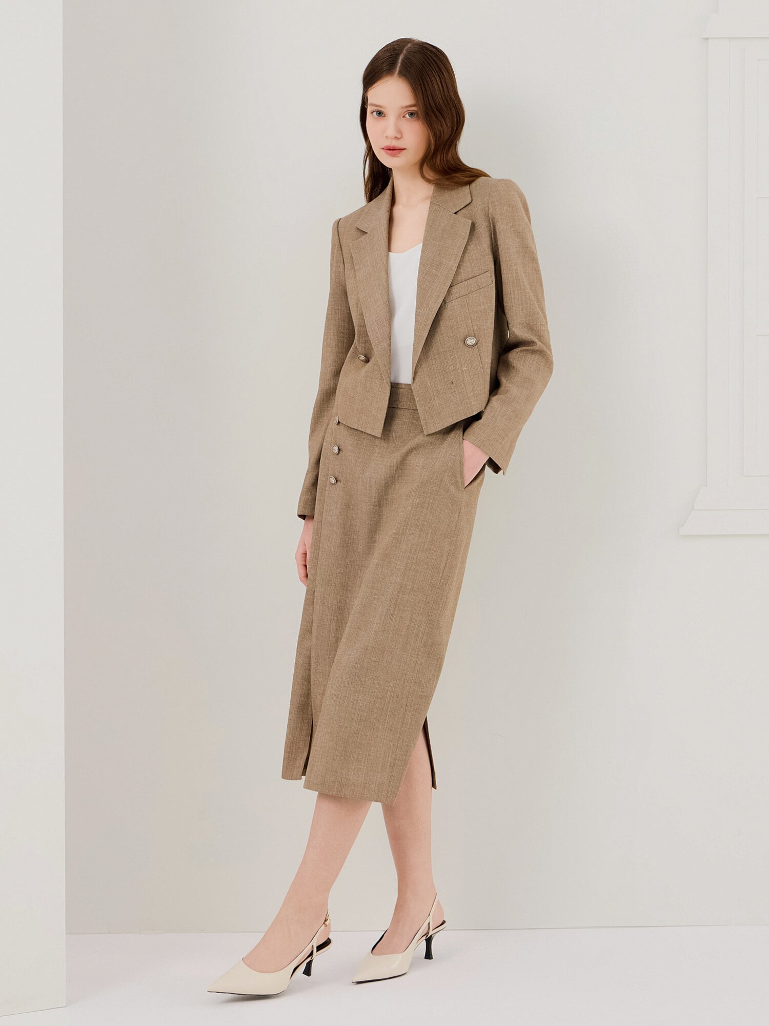 린넨 테일러드 더블 크롭 재킷 (DARK BEIGE)