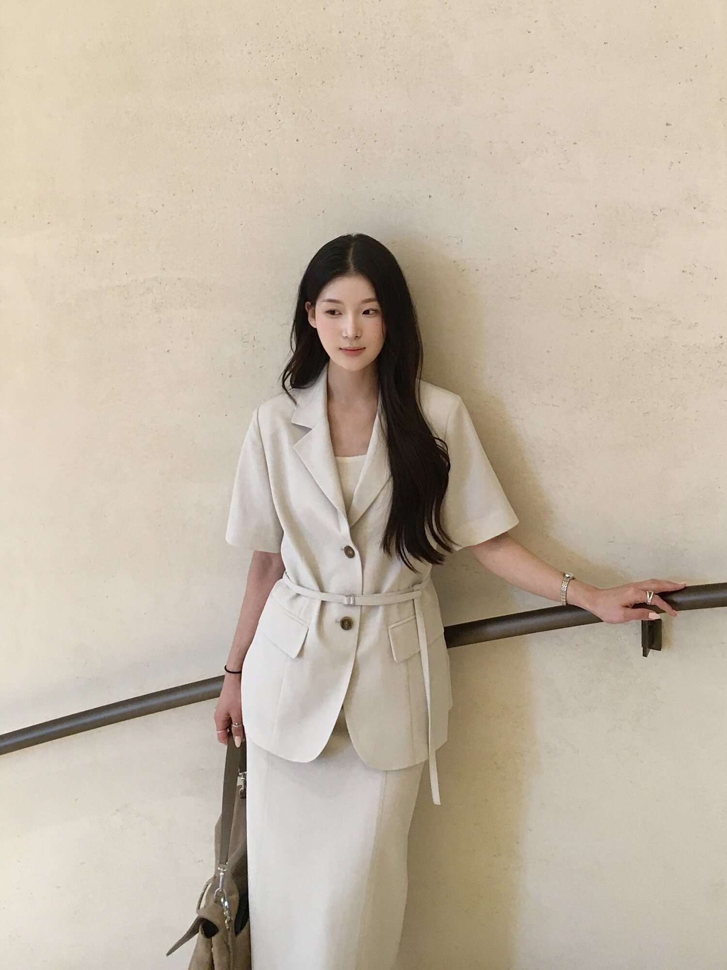 린넨 벨티드 하프 슬리브 재킷 (BEIGE)