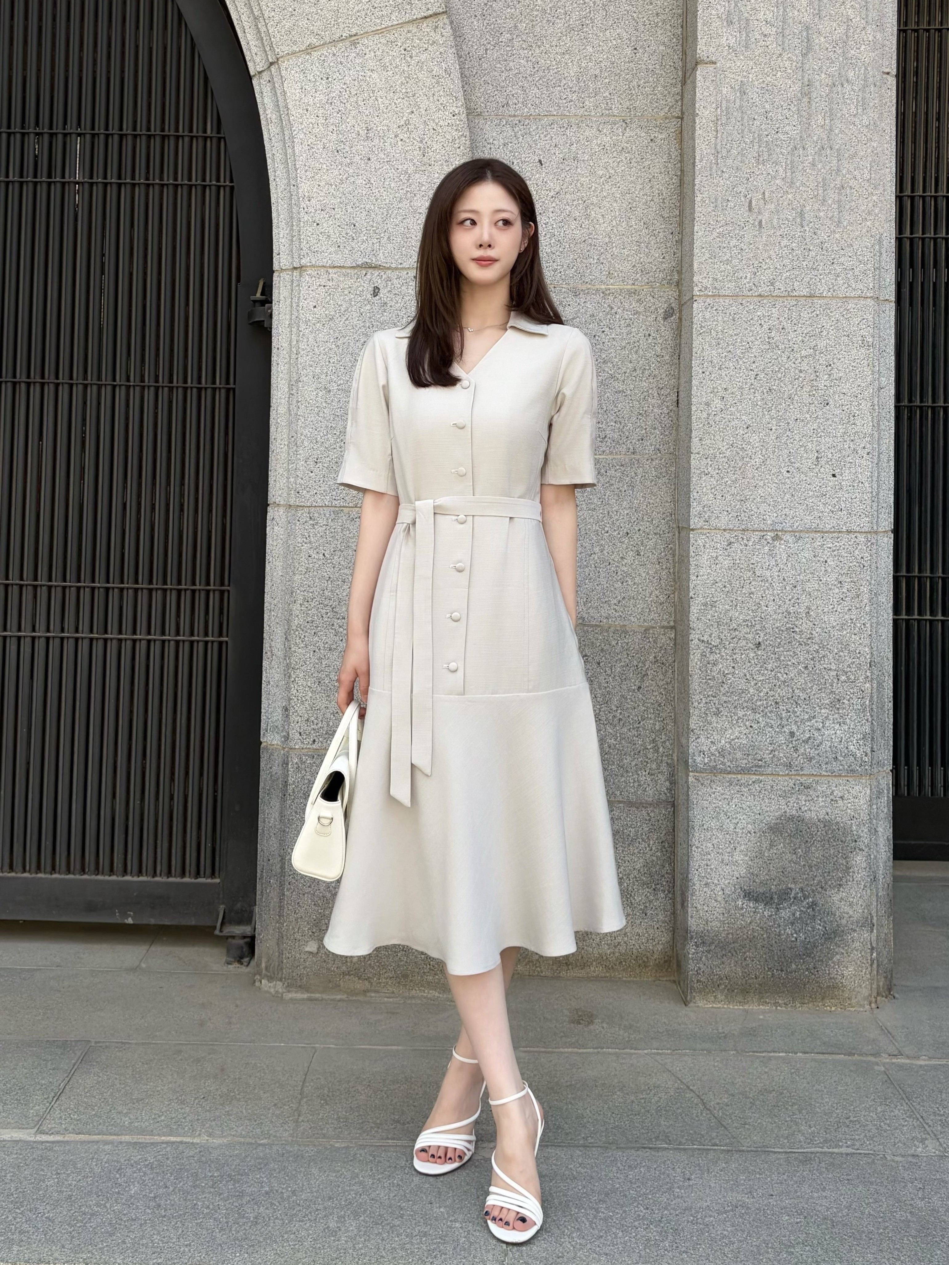 브이 칼라 플레어 헴 원피스 (LIGHT GREY)