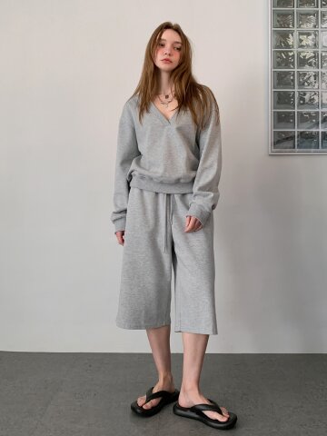 [SET] 딥브이 스웨트셔츠+버뮤다 밴딩 팬츠 셋업 투피스 (2colors)