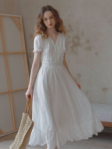 LB_Embroidered cotton flowy dress