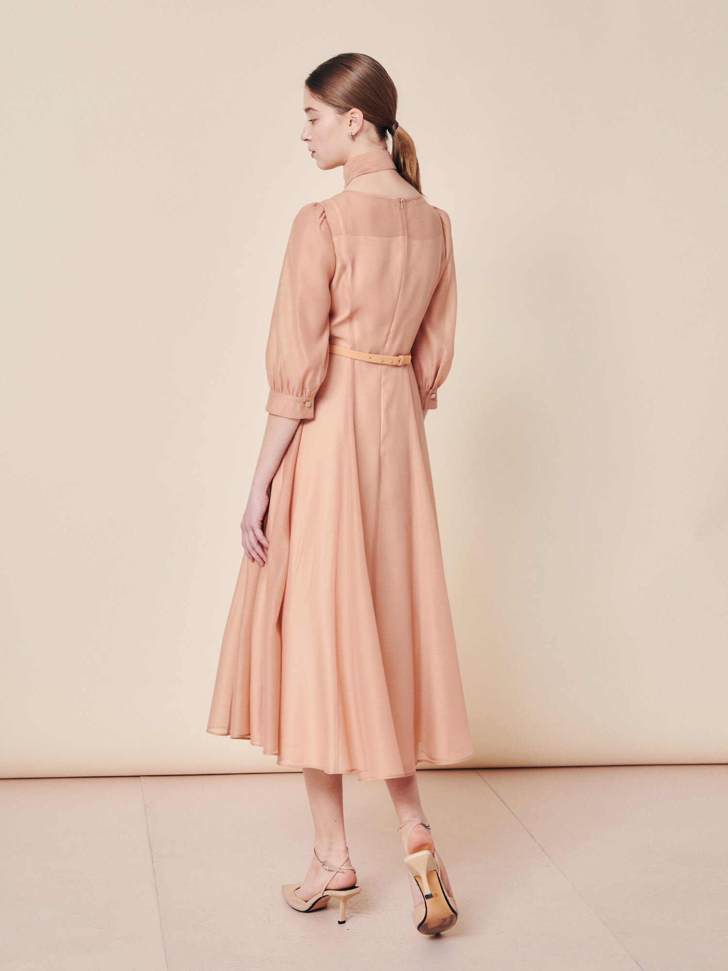 에어리 시어 드레이프 타이 드레스 (CORAL)