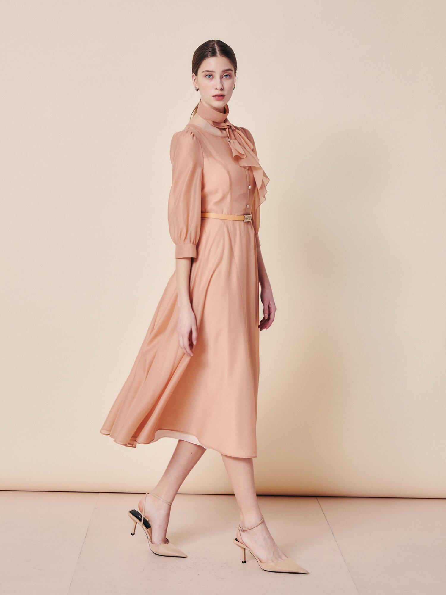 에어리 시어 드레이프 타이 드레스 (CORAL)