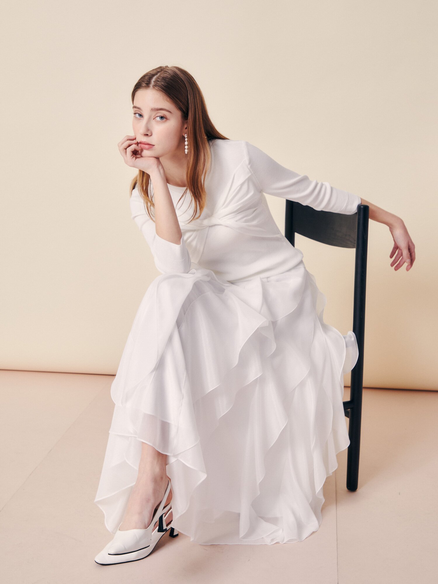 보우 트위스트 니트 풀오버 (WHITE)