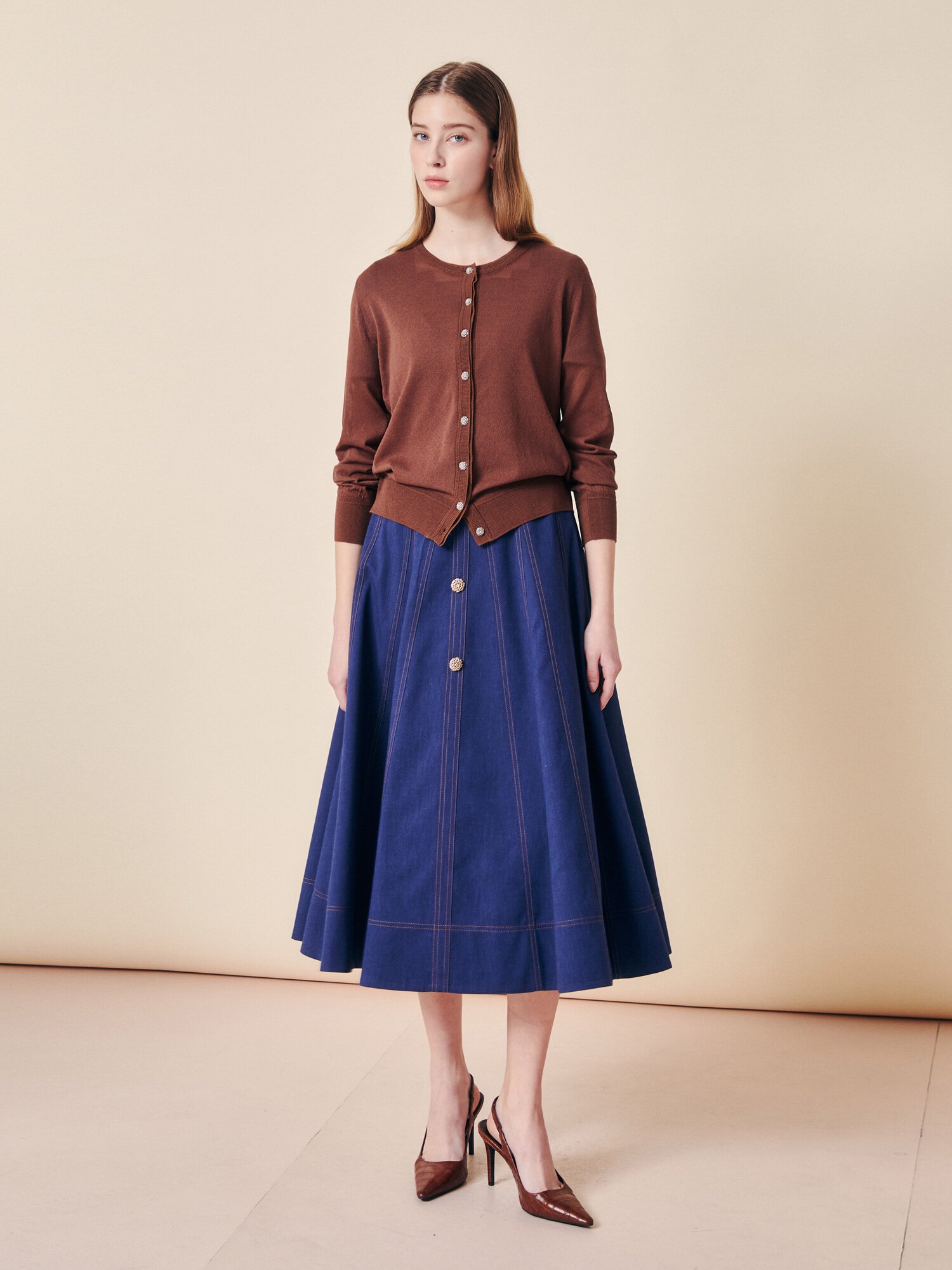 파인 트리밍 라운드 니트 카디건 (BROWN)